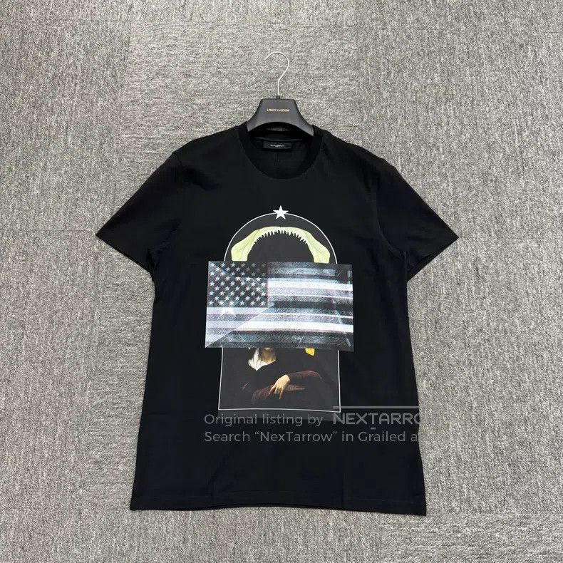Givenchy Givenchy Shark Madonna Short Sleeve Size: M Size US M / EU 48-50 / 2 - 1 Thumbnail