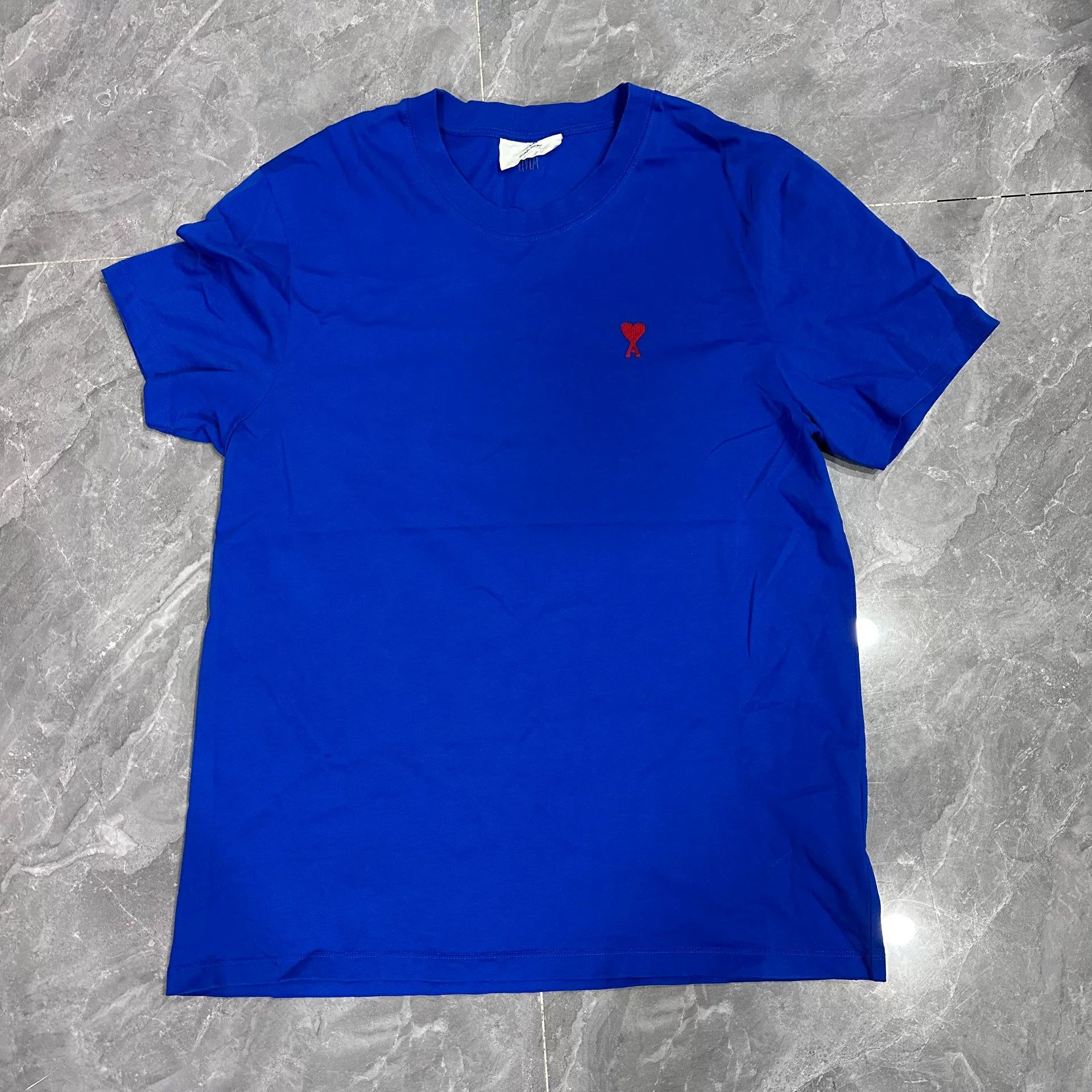 AMI AMI PARIS Klein Blue Heart Embroidered Tee Size US XL / EU 56 / 4 - 1 Thumbnail