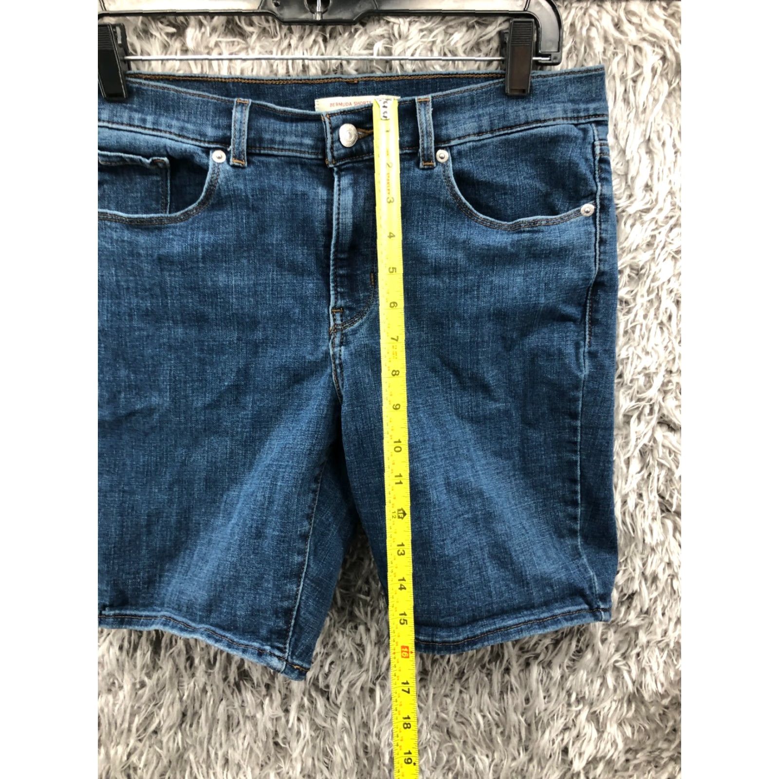 Levi's Levi's Bermuda Shorts Womens Size 29 Mid Rise Medium Wash Blue Denim Jean Size 29" - 3 Thumbnail