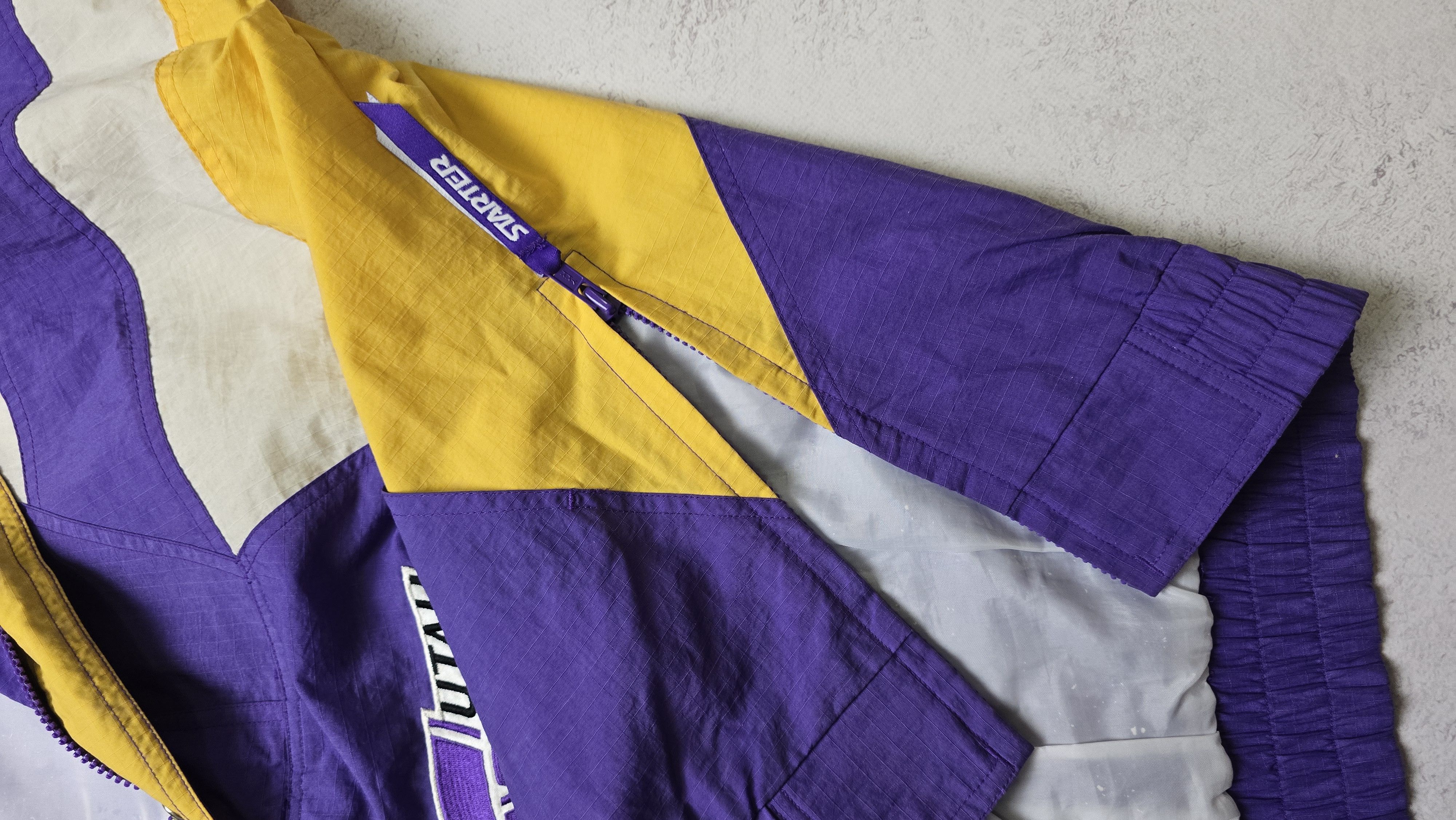 Starter Vintage Utah Jazz Jacket Men's Large Purple Yellow Starter Size US L / EU 52-54 / 3 - 19 Thumbnail