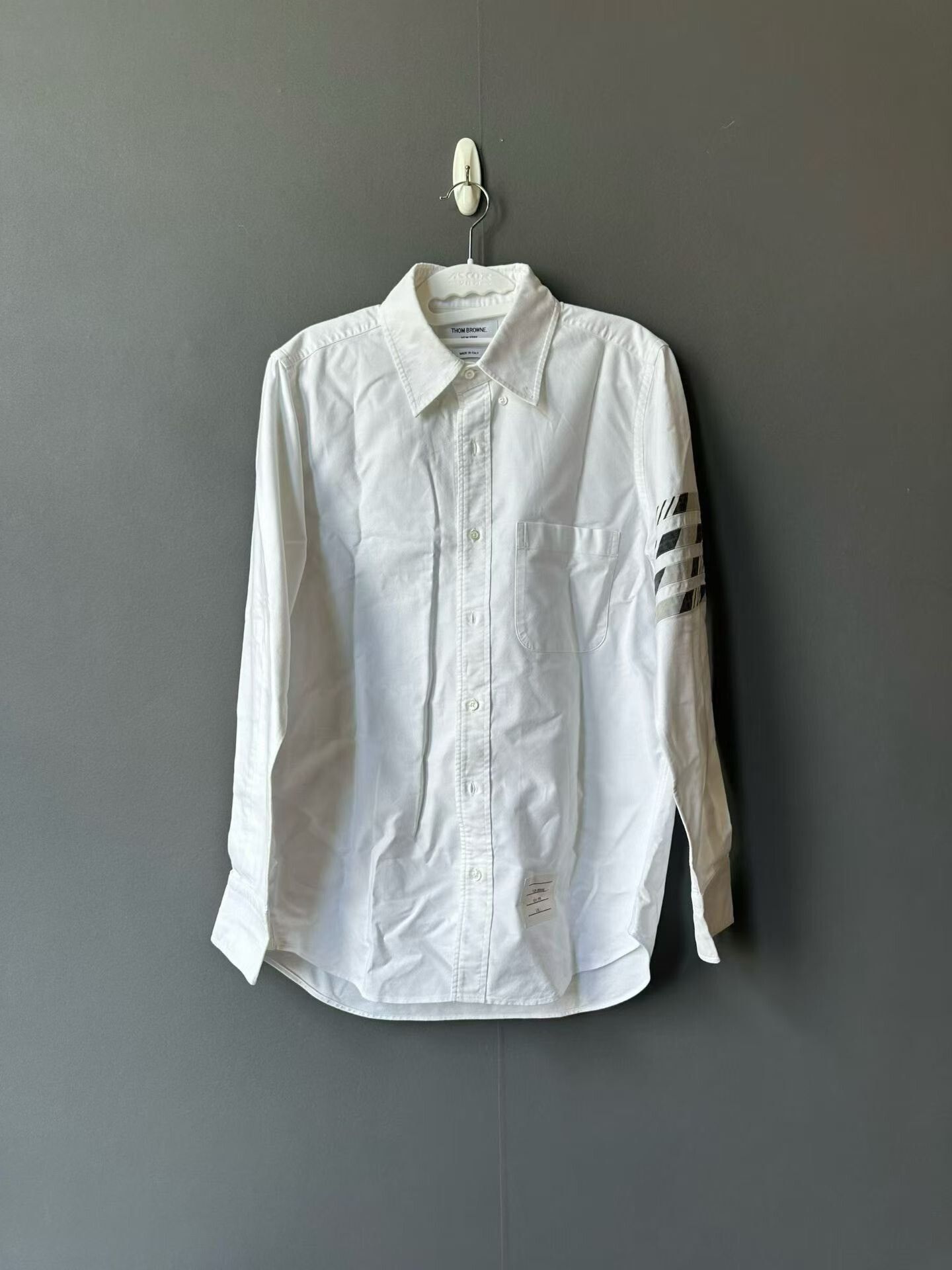 Thom Browne Thom Browne Sleeve Badge Shirt Size US S / EU 44-46 / 1 - 1 Thumbnail