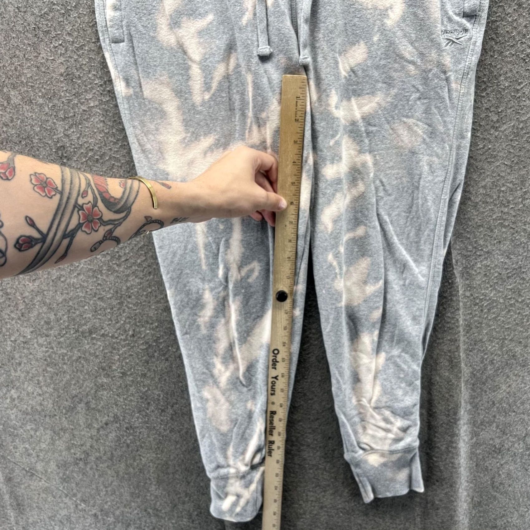 Reebok Reebok Jogger Sweatpants Womens Large Gray Tie Dye Fleece Tapered Pants Athletic Size 36" / US 14 / IT 50 - 4 Thumbnail
