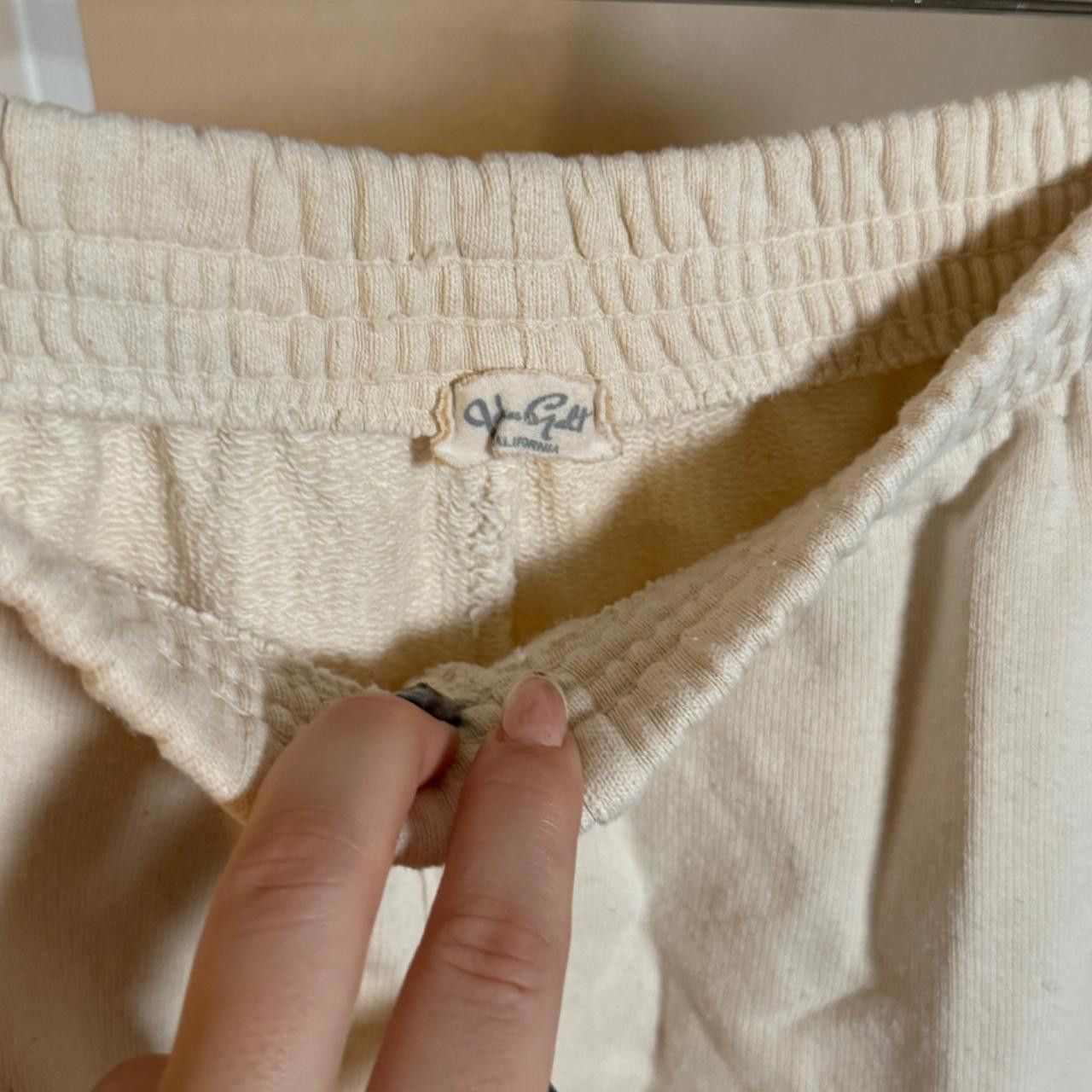 Designer brandy melville cream sweat shorts Size 28" / US 6 / IT 42 - 3 Thumbnail