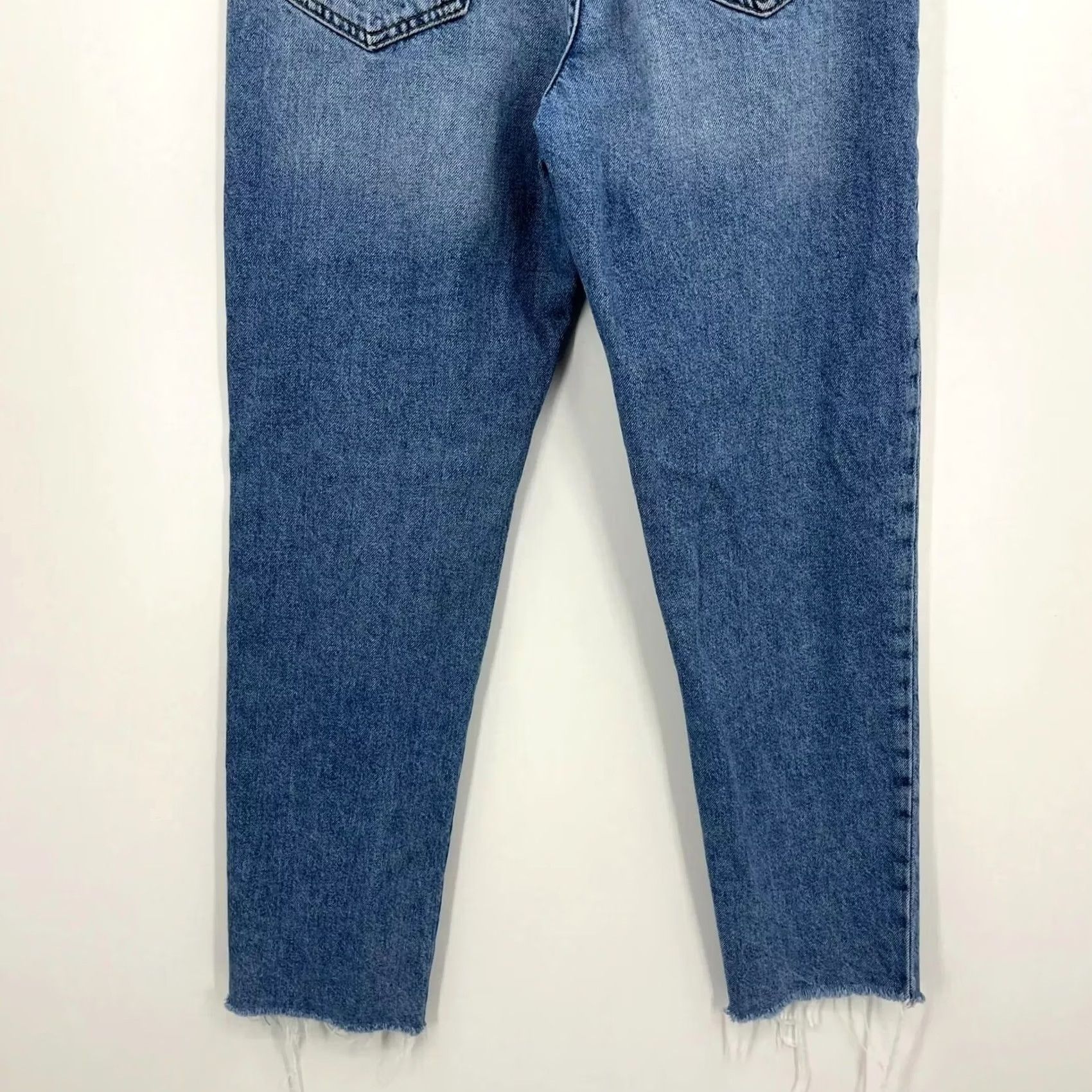 Forever 21 FOREVER 21 Jeans Women's 26 Blue High Rise Straight Fray Medium Wash (Regular) 5-Pocket Denim Size 26" / US 2 / IT 38 - 7 Thumbnail