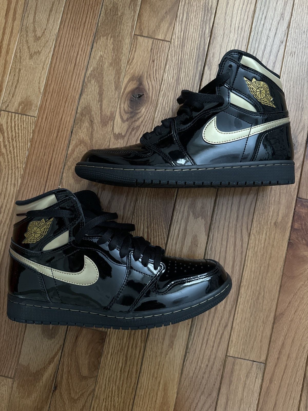 Jordan Brand × Nike AIR JORDAN 1 HIGH - BLACK/GOLD METALLIC Size US 9 / EU 42 - 2 Thumbnail