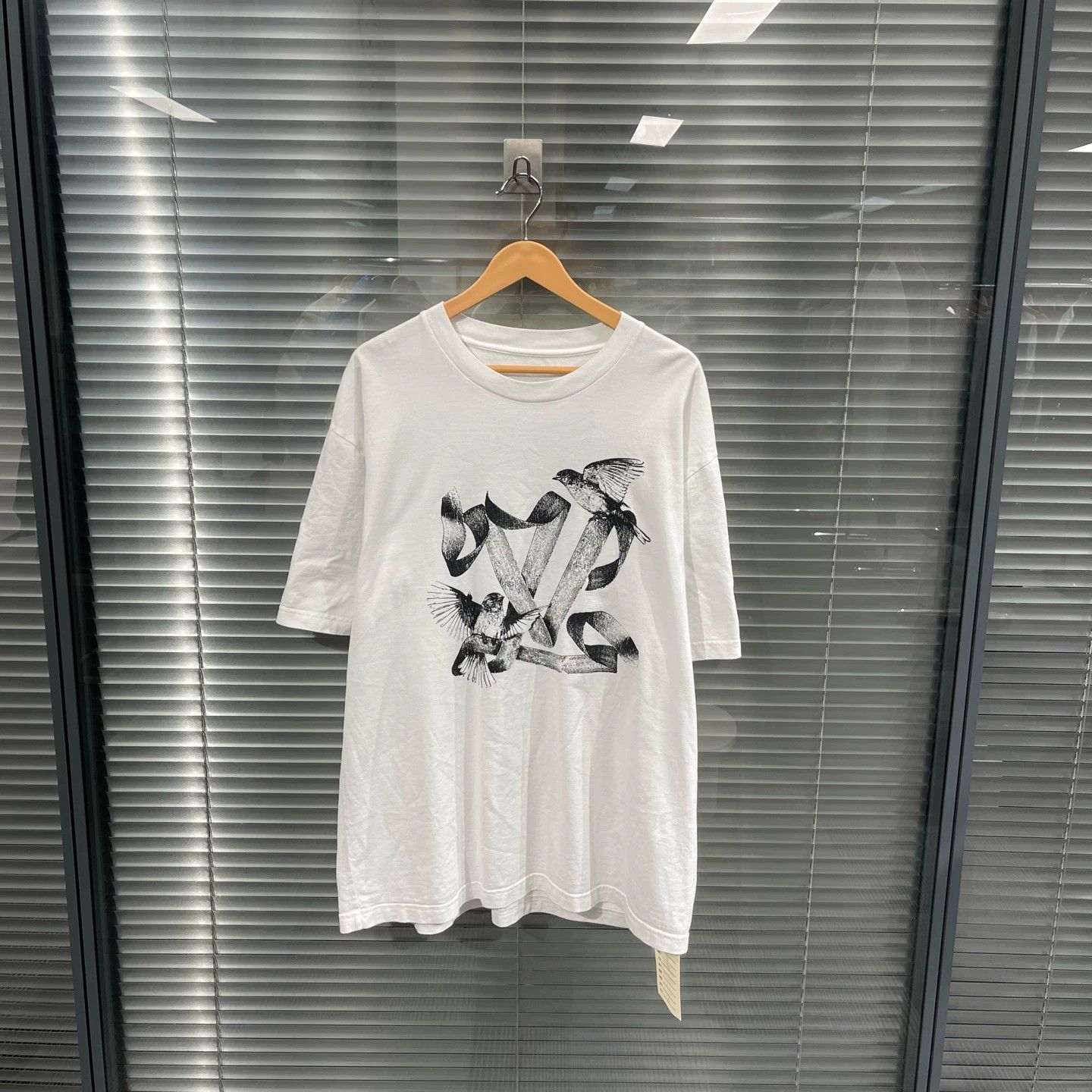 Louis Vuitton LV Peace Dove Print short-sleeve T-shirt 4L Size US XXL / EU 58 / 5 - 1 Thumbnail