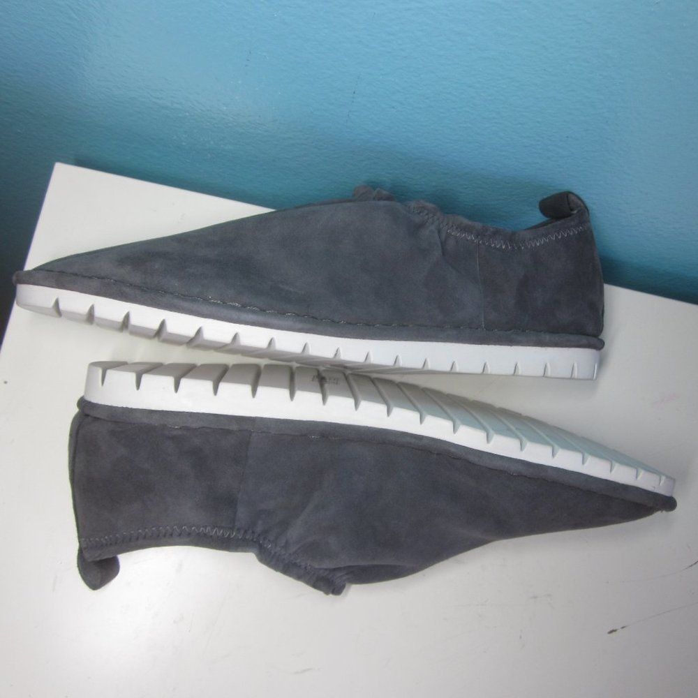 Danier Kelsi Dagger "Royce" Slip On Suede 39 Size 8.5 New in Box Size US 8.5 / IT 38.5 - 15 Thumbnail