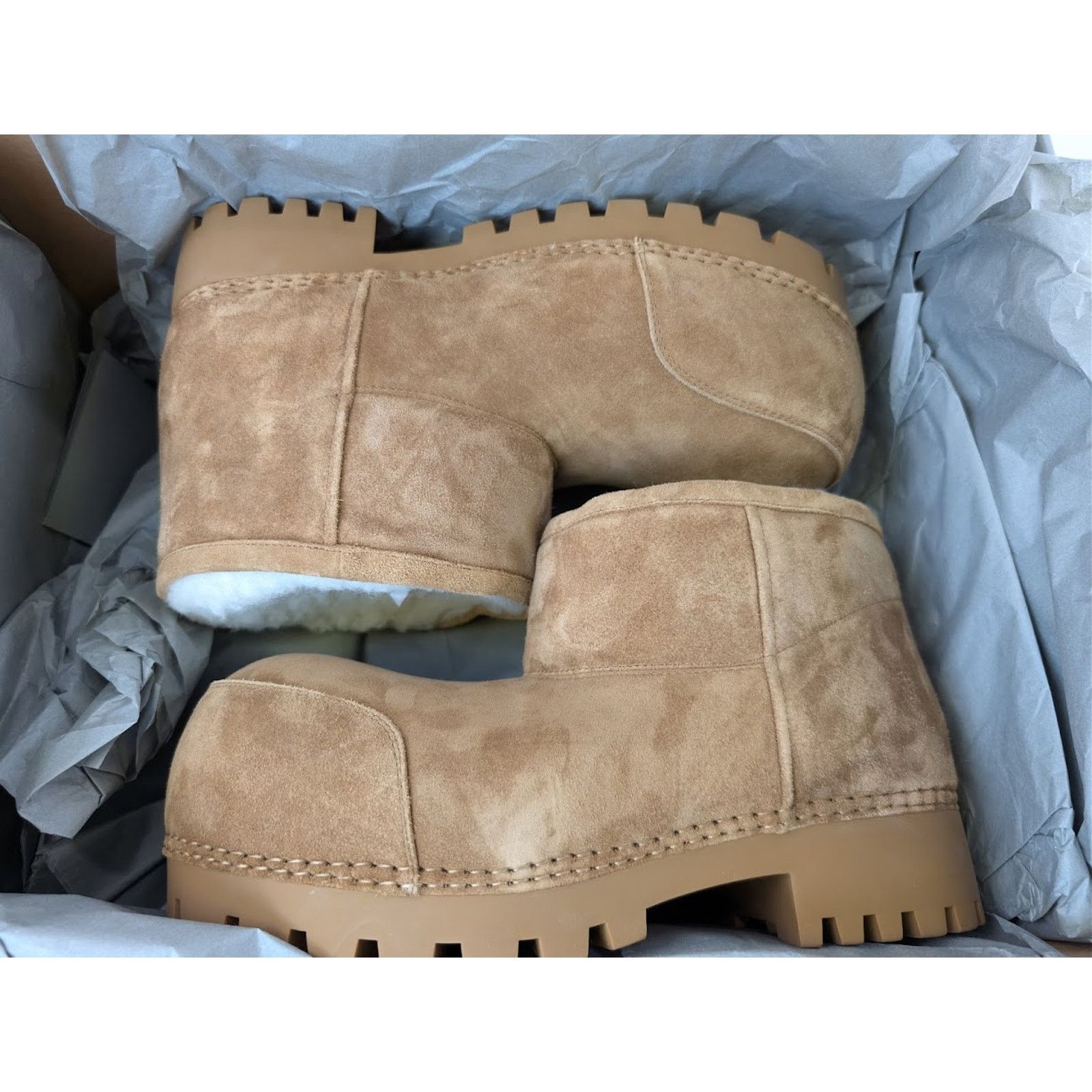 Balenciaga o1rshd1 Q: 2 / DUP / Alaska Fur Bootie in Brown/White Size US 8 / EU 41 - 19 Thumbnail