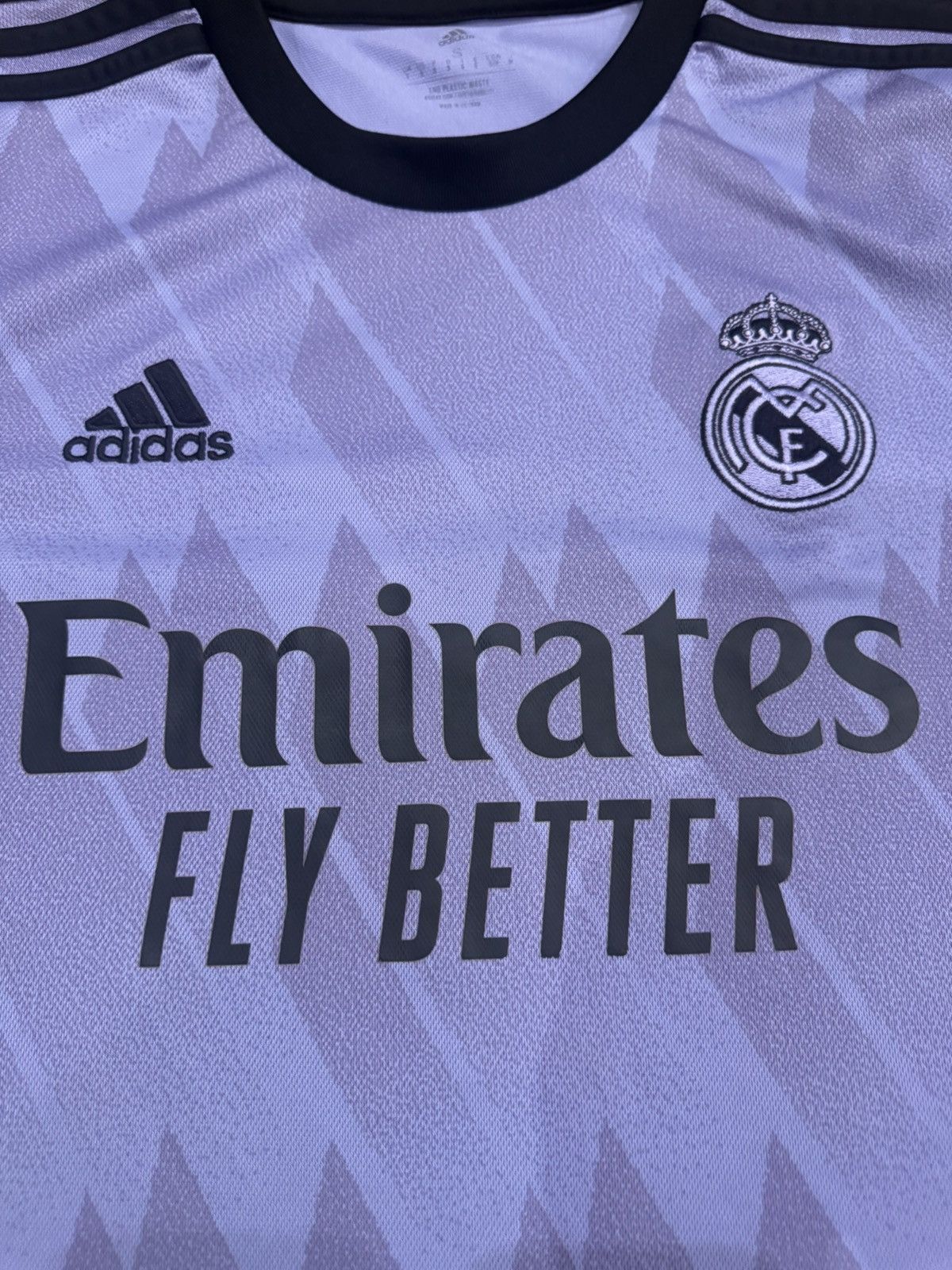 Adidas REAL MADRID 2022/2023 FOOTBALL JERSEY ADIDAS SIZE S H18489 Size US S / EU 44-46 / 1 - 4 Thumbnail