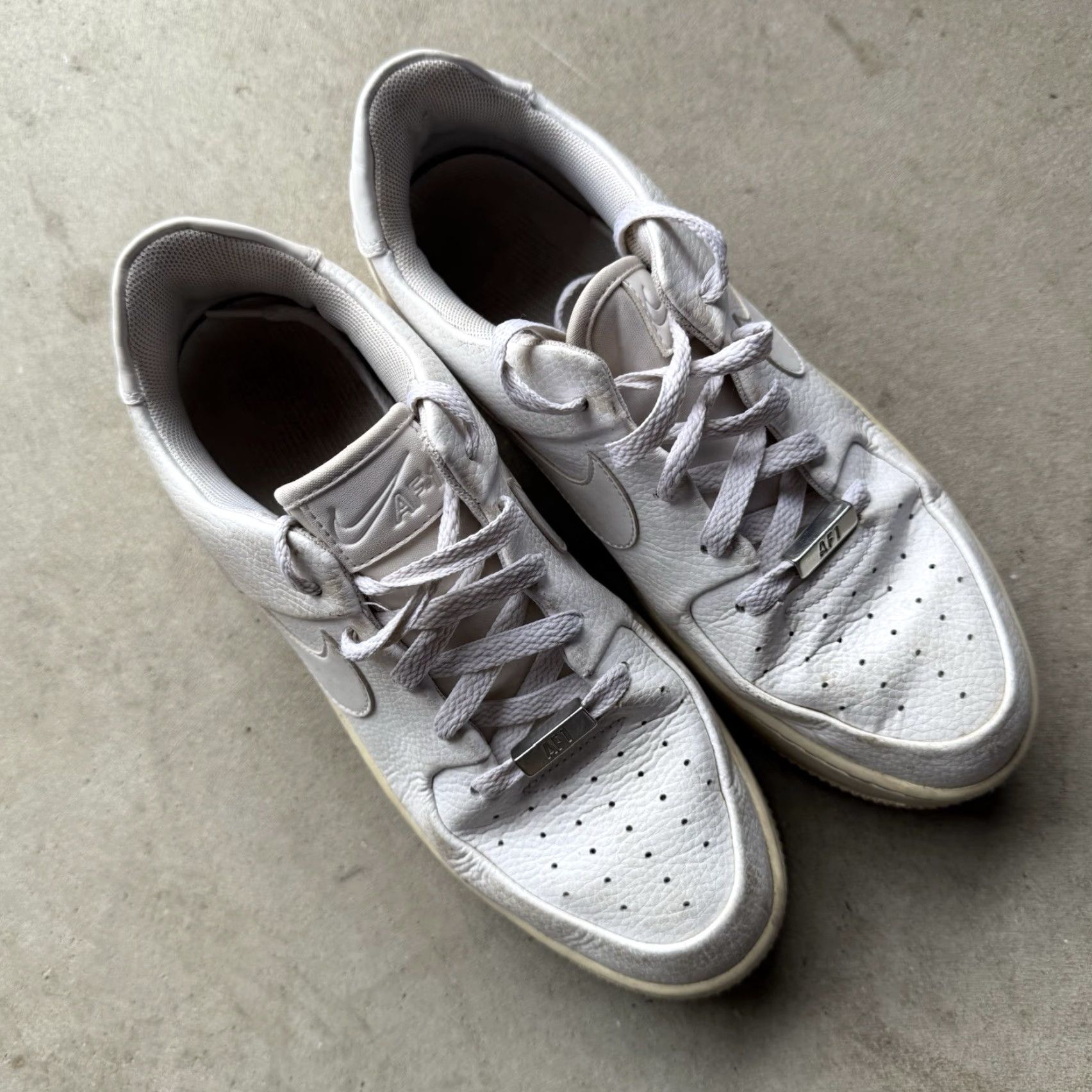 Nike Nike Air Force 1 Sage Low Women's Size 9.5 Sneakers Triple White AR5339-100 Size US 7 / IT 37 - 4 Thumbnail