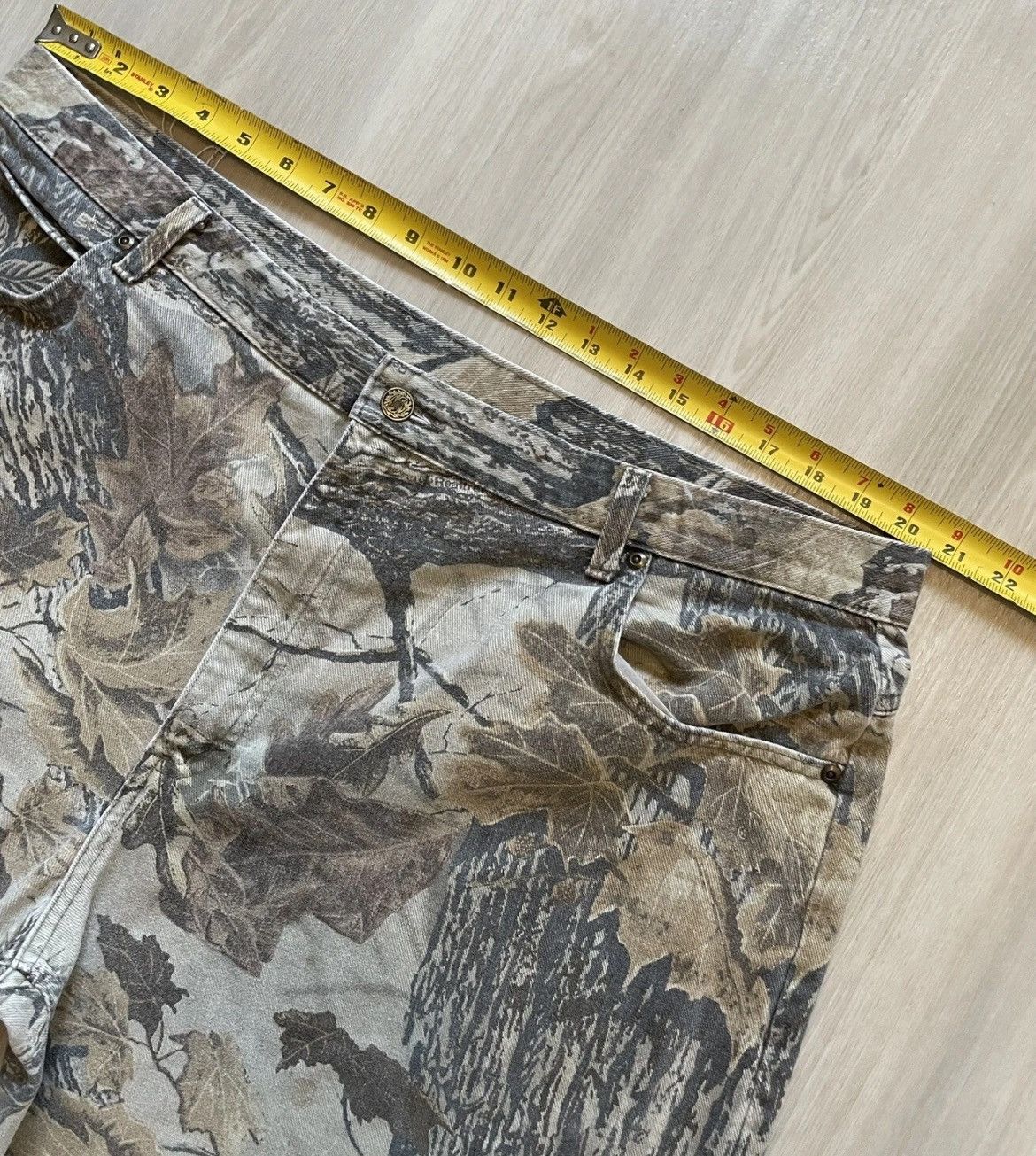 Vintage Vintage Cabelas Realtree Tree Bark Brown Camo jean Tagged 44 Size US 41 - 8 Thumbnail