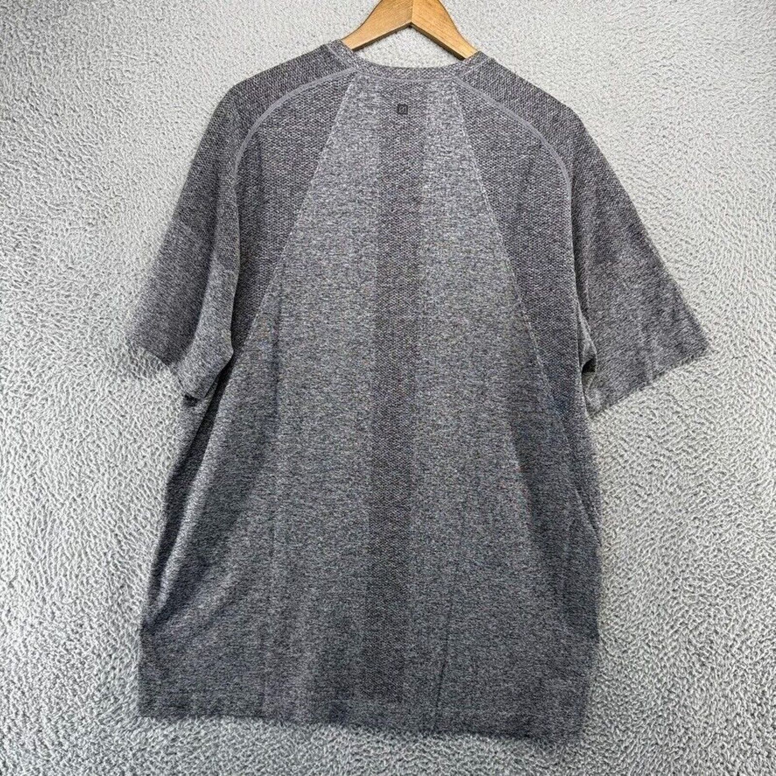 Other 01 Algo Shirt Men's Extra Large Gray Tech Running Size US XL / EU 56 / 4 - 5 Thumbnail