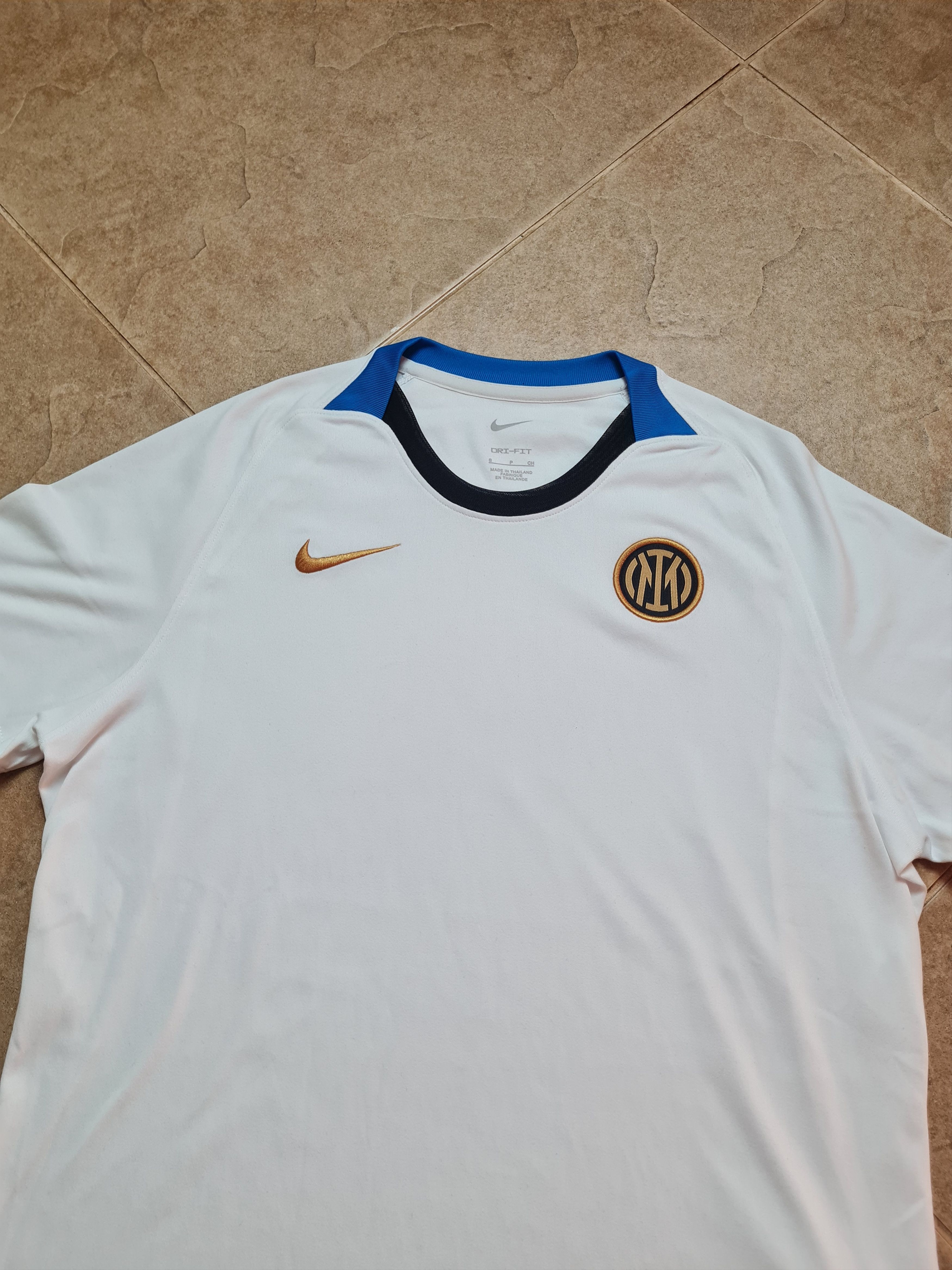 Nike Jersey Nike Inter 21-22 Lifestyle Shirt Leaked Would Have Size S / US 4 / IT 40 - 2 Thumbnail