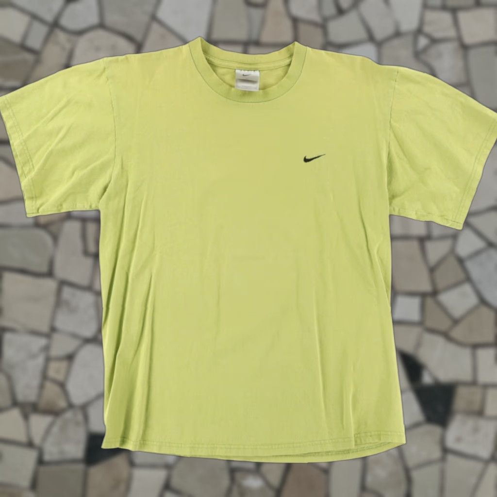 Nike VTG Nike Y2K Solid T-Shirt Lime Green Men's M Shirt Mens SV- VTG Nike Y2K Solid T-Shirt Lime Green M Size US M / EU 48-50 / 2 - 1 Thumbnail