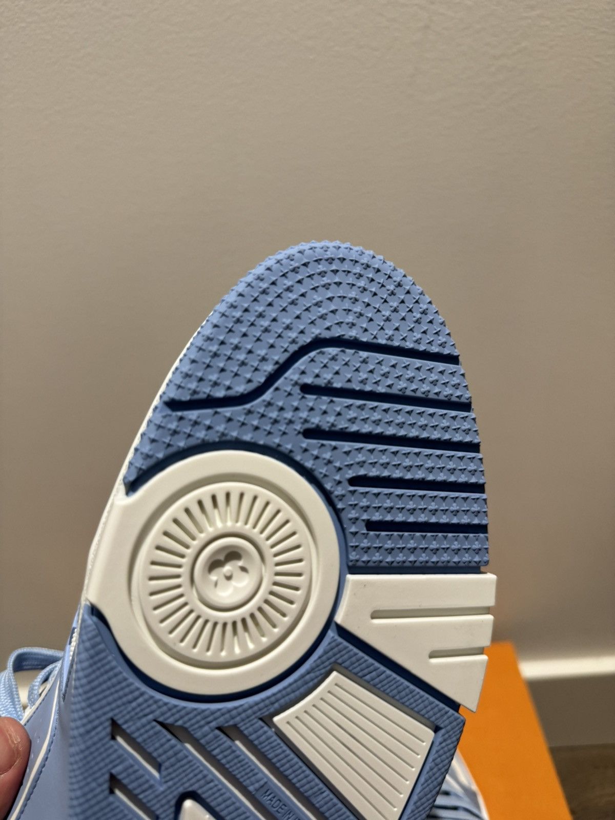 Louis Vuitton Louis Vuitton Trainer UNC Size US 9 / EU 42 - 11 Thumbnail