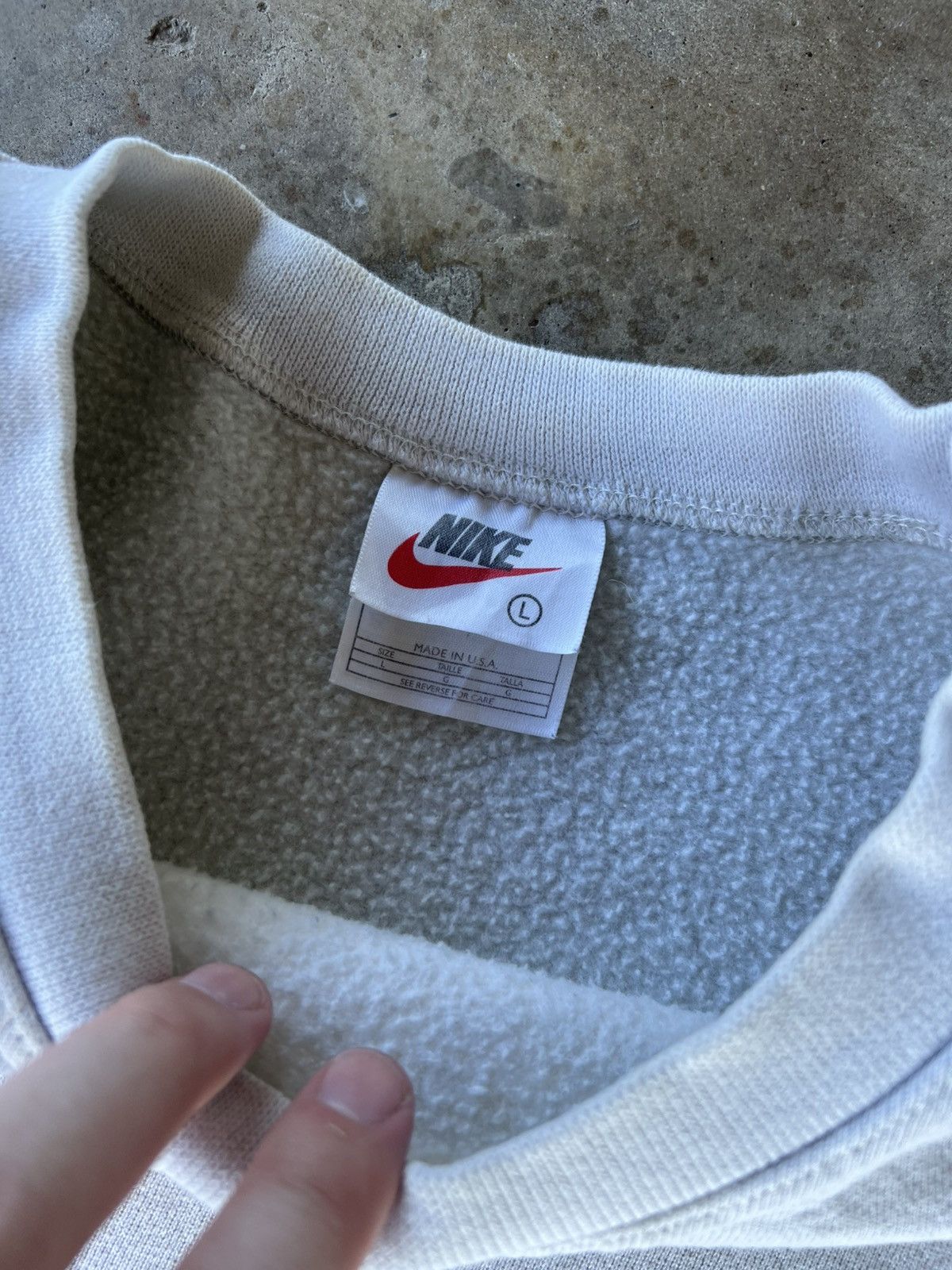 Nike Vintage RARE 90’s Nike Marshmallow Cream Sweatshirt Crewneck Size US L / EU 52-54 / 3 - 3 Thumbnail