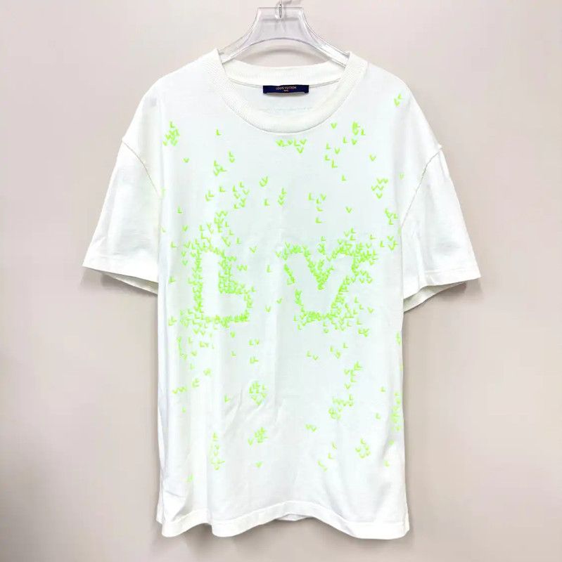Louis Vuitton Louis Vuitton White Women's T-shirt with LV Pattern 0089 Size M / US 6-8 / IT 42-44 - 1 Thumbnail