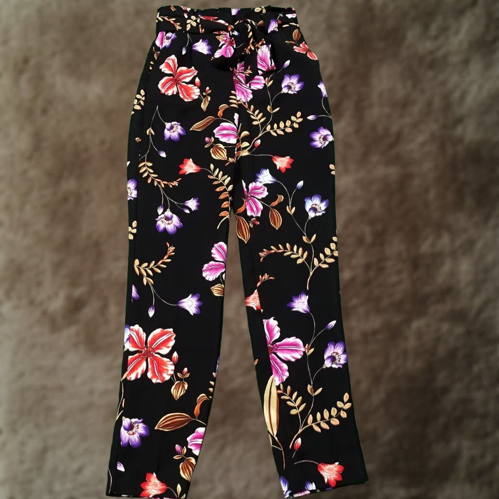 Express Express Pants Womens 00L Black Paperbag High Rise Belted Crepe Floral Ankle Size 24" / US 00 / IT 34 - 1 Thumbnail