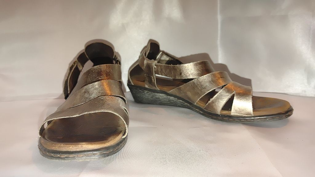 Born Born Kates Metallic Leather Sandals Size 9.5 Size US 9.5 / IT 39.5 - 7 Thumbnail