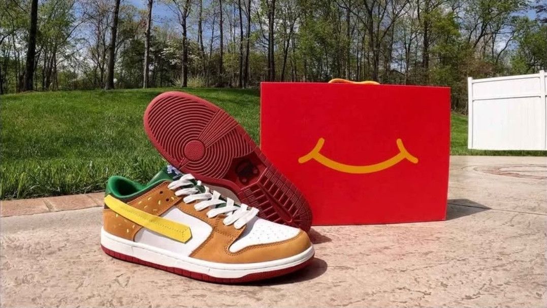 Vandy The Pink Vandy The Pink - Burger Dunks Size US 9.5 / EU 42-43 - 1 Thumbnail