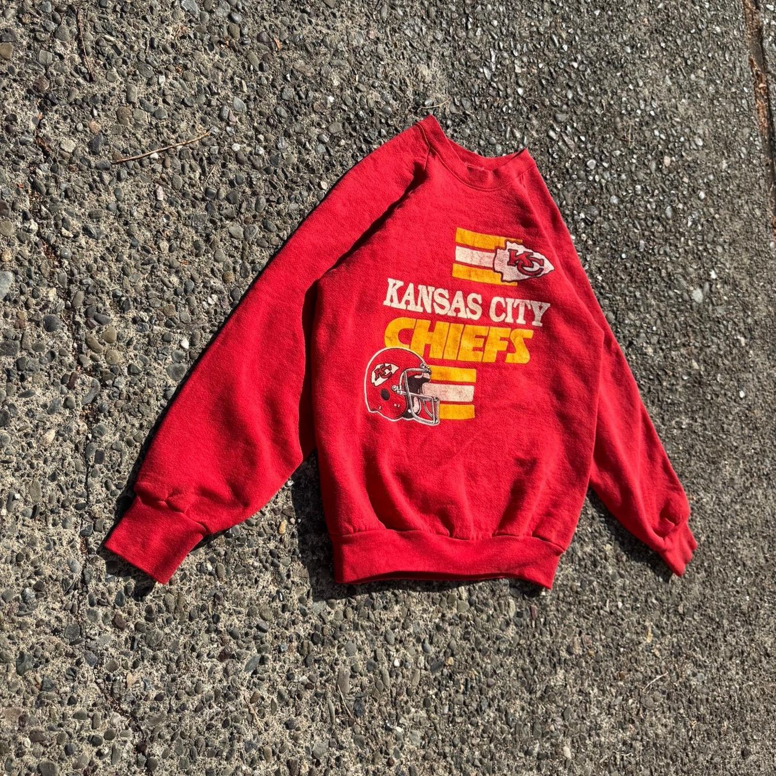 NFL Vintage 80s Kansas City Chiefs Crewneck – Size Medium Size US M / EU 48-50 / 2 - 2 Thumbnail