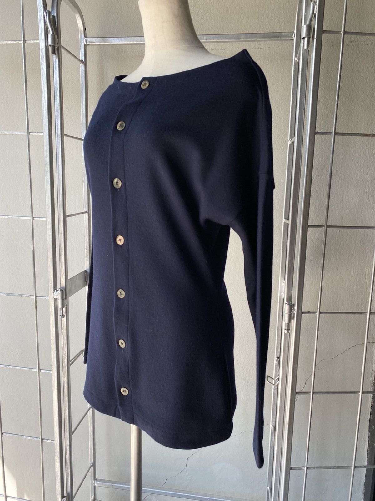 Comme des Garcons COMME des GARCONS Off-Shoulder Buttoned Top Size L / US 10 / IT 46 - 10 Thumbnail