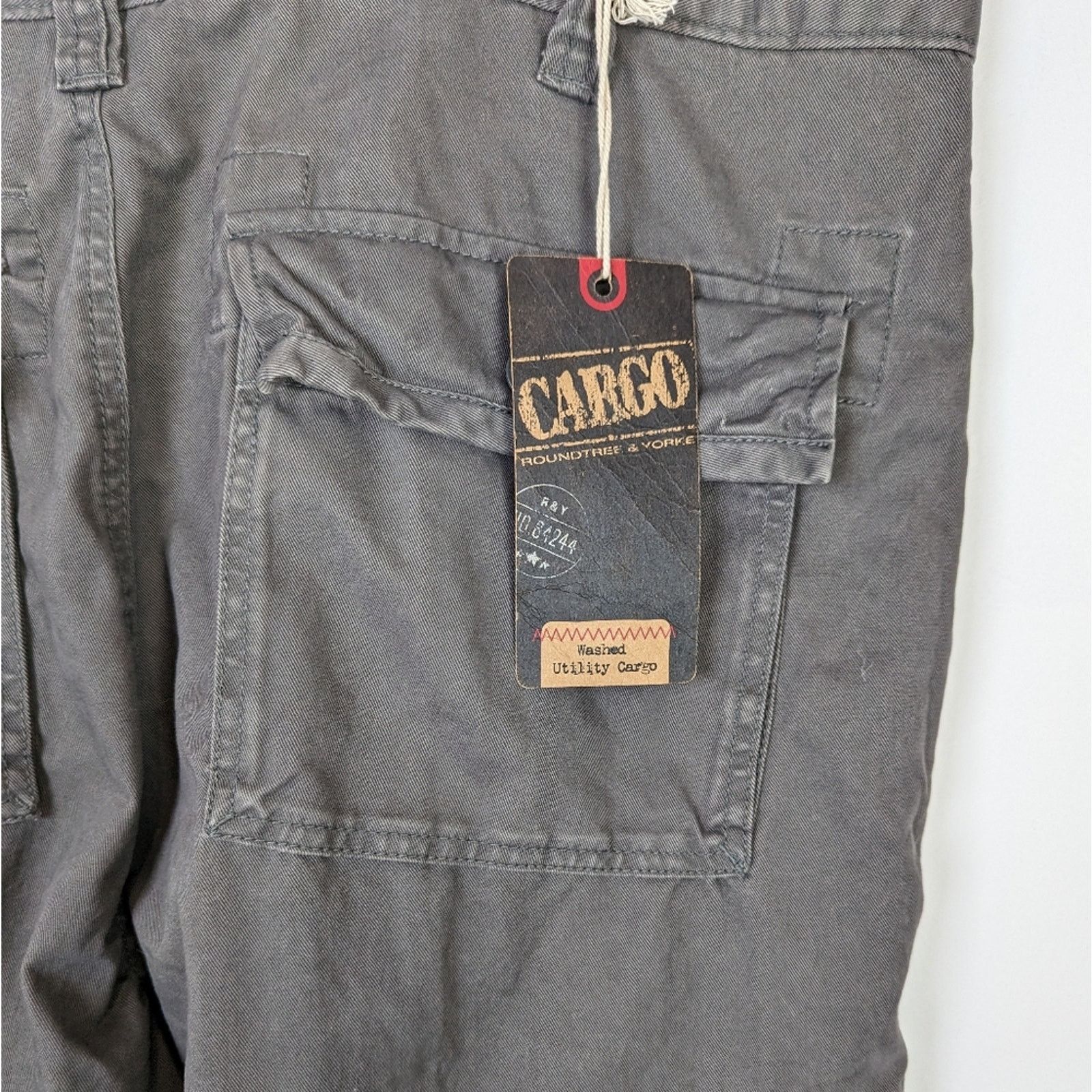 Roundtree & Yorke NWT Roundtree & Yorke Washed Utility Cargo Shorts 42x 15 Size US 42 / EU 58 - 6 Thumbnail