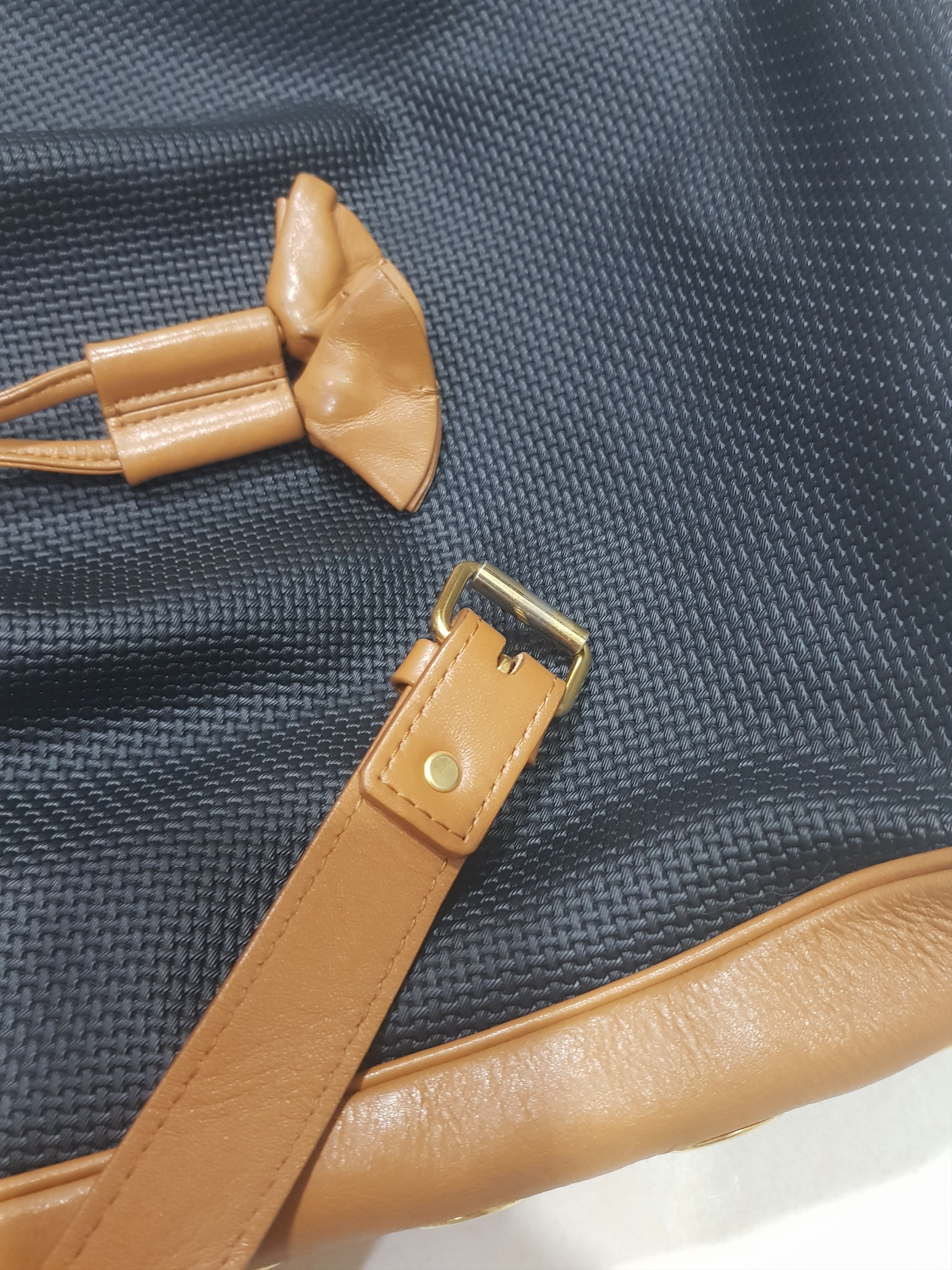 Yves Saint Laurent New Old Stock Saint Laurent YSL Black Drawstring Shoulder Size ONE SIZE - 7 Thumbnail