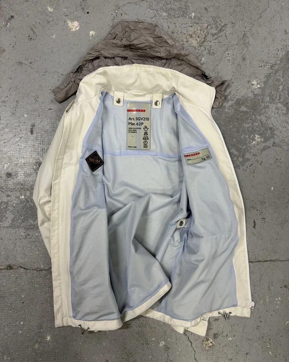 Roberto Cavalli SS2000 Prada White Sport Convertible Jacket/Bag Size US L / EU 52-54 / 3 - 8 Thumbnail
