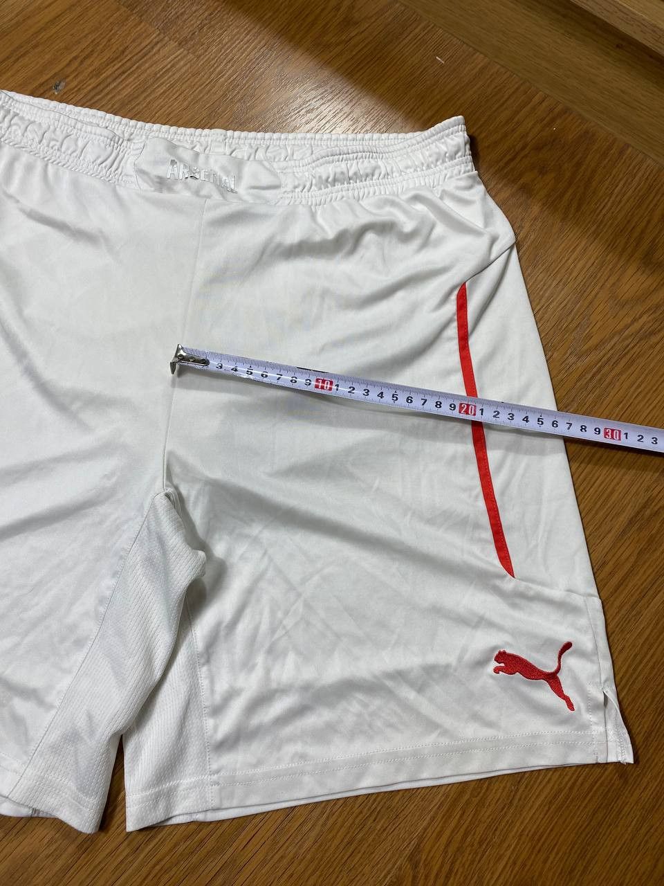 Puma × Vintage Arsenal x Puma Sportswear Soccer Shorts In White Size US 32 / EU 48 - 4 Thumbnail