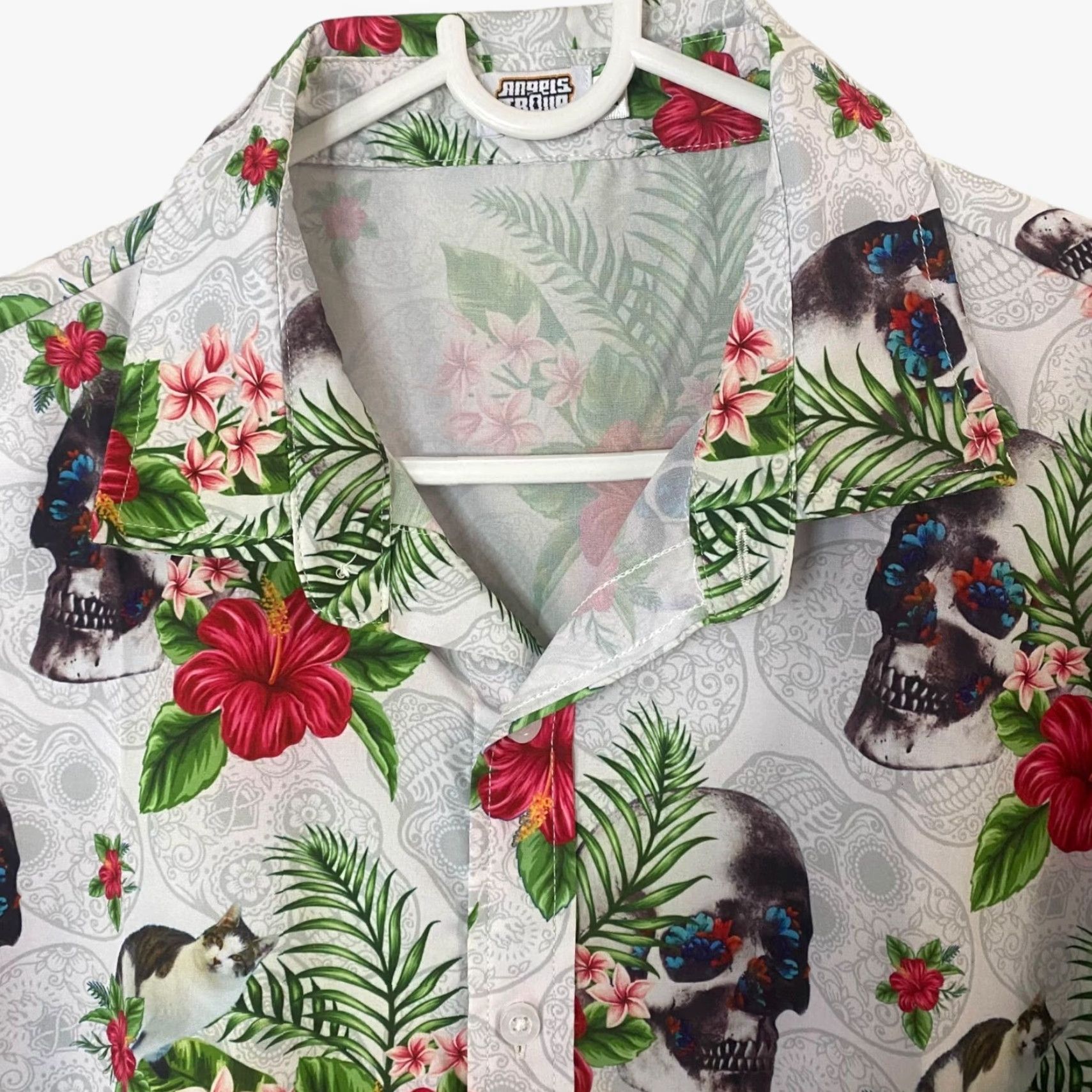 Vintage VINTAGE Angels Trove Button-Up Shirt Mens XL White Floral Skull Cat Print Hawaiian Shirt Size US XL / EU 56 / 4 - 5 Thumbnail