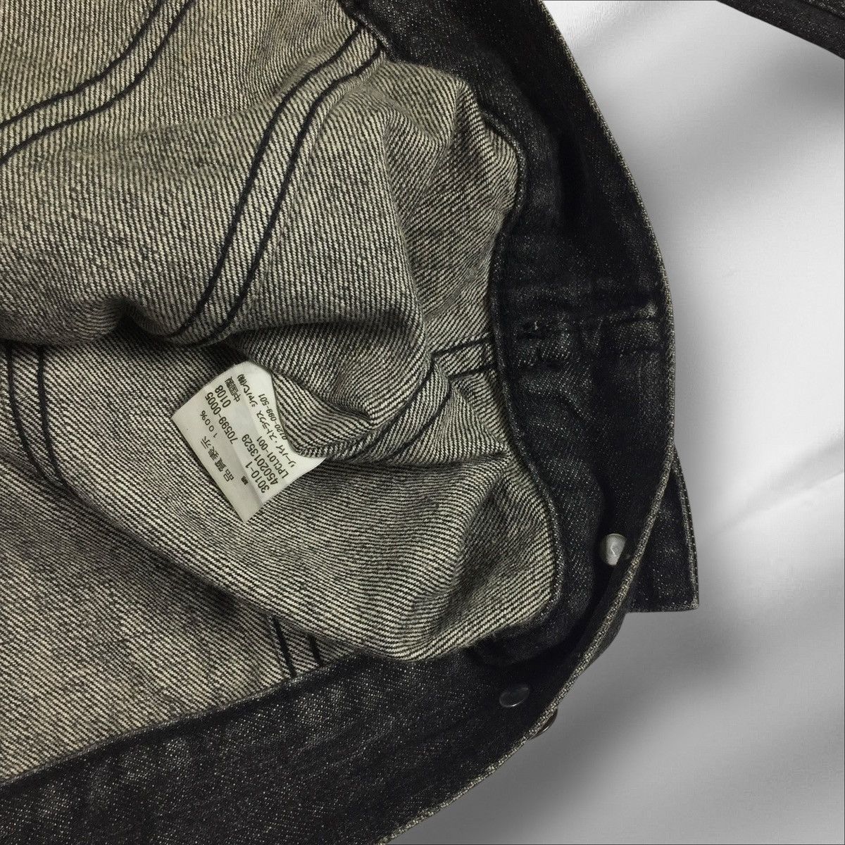 Levi's Vintage Clothing 𝐕𝐈𝐍𝐓𝐀𝐆𝐄 𝐋𝐄𝐕𝐈’𝐒 𝟕𝟎𝟓𝟗𝟗-𝟎𝟎𝟎𝟓 𝐉𝐀𝐂𝐊𝐄𝐓 Size US XXS / EU 40 - 8 Thumbnail
