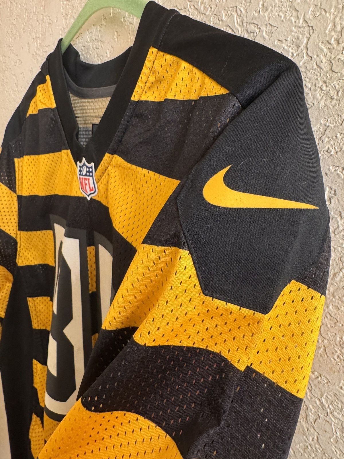 NFL × Nike Authentic Antonio Brown Steelers Bumblebee Jersey - Size M Size US M / EU 48-50 / 2 - 4 Thumbnail