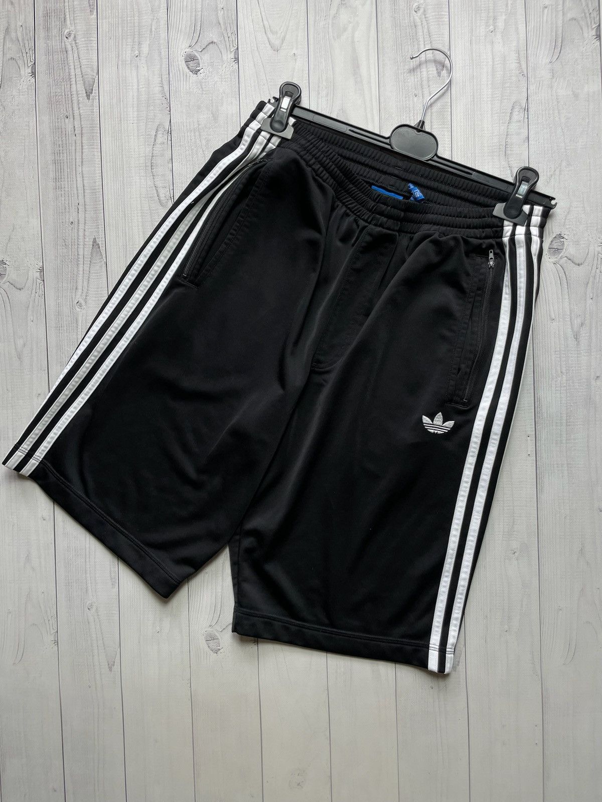 Adidas × Vintage Vintage adidas Originals shorts size M Size US 32 / EU 48 - 1 Thumbnail