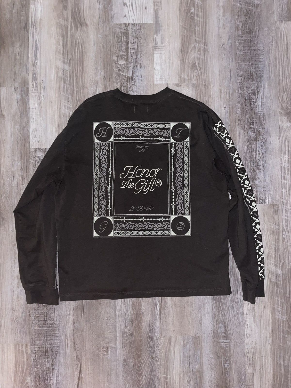 Honor the Gift Honor the gift longsleeve Size US XL / EU 56 / 4 - 1 Thumbnail