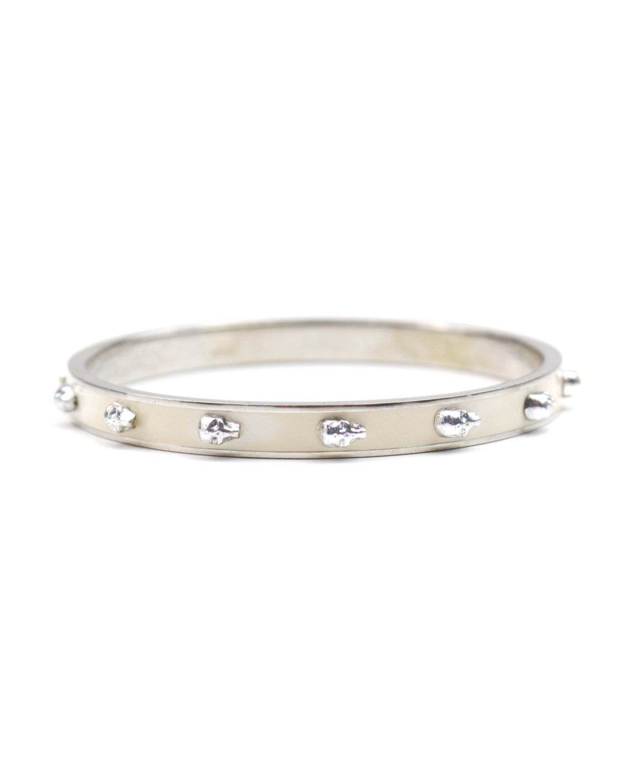 Alexander McQueen SS2012 ALEXANDER MCQUEEN IVORY ENAMEL SKULL STUD BANGLE Size ONE SIZE - 2 Thumbnail