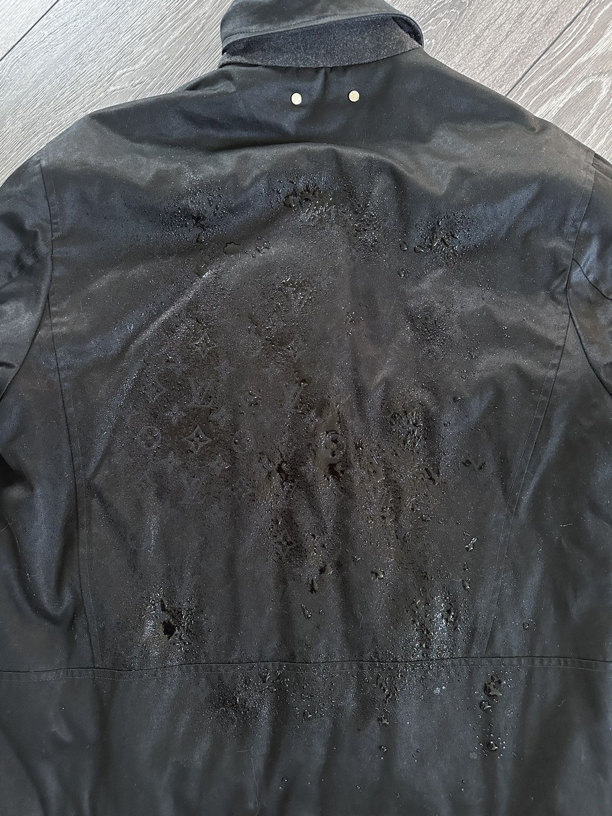Louis Vuitton louis vuitton reversible monogram rain blouson jacket black Size US S / EU 44-46 / 1 - 8 Thumbnail