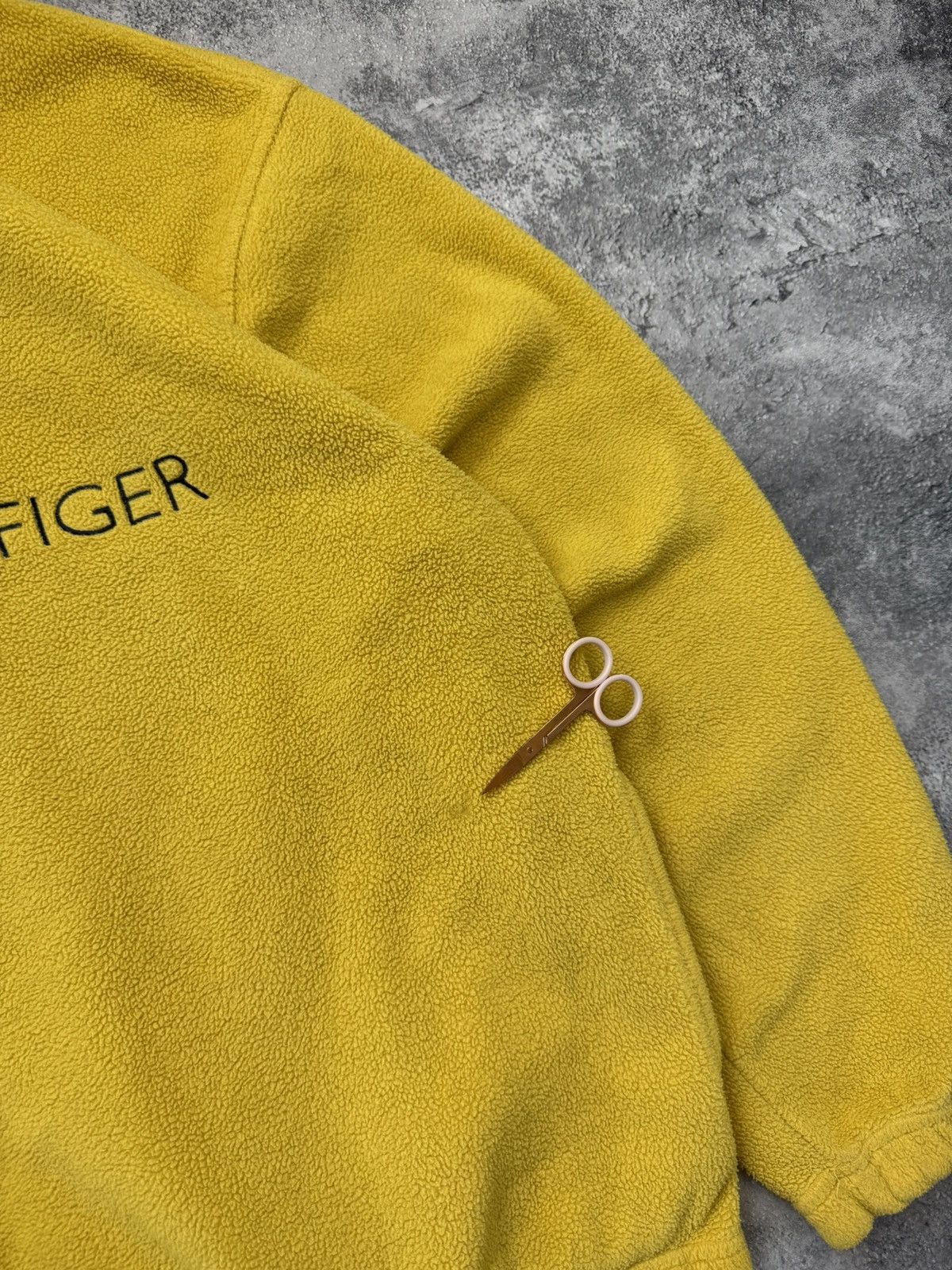 Tommy Hilfiger Vintage Tommy Hilfiger Fleece 1/4 Zip Jacket Big Logo Y2K Size US L / EU 52-54 / 3 - 16 Thumbnail