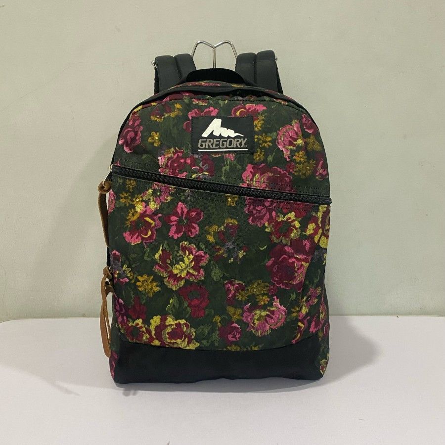 backpacks for work with laptop compartment Travelpro Altitude Slim Expandable Backpack 20-24L in Falcon Grey YGroup_3852-LS this backpack is designed 🪡 Kids OR Adults Colour:Rose Pink