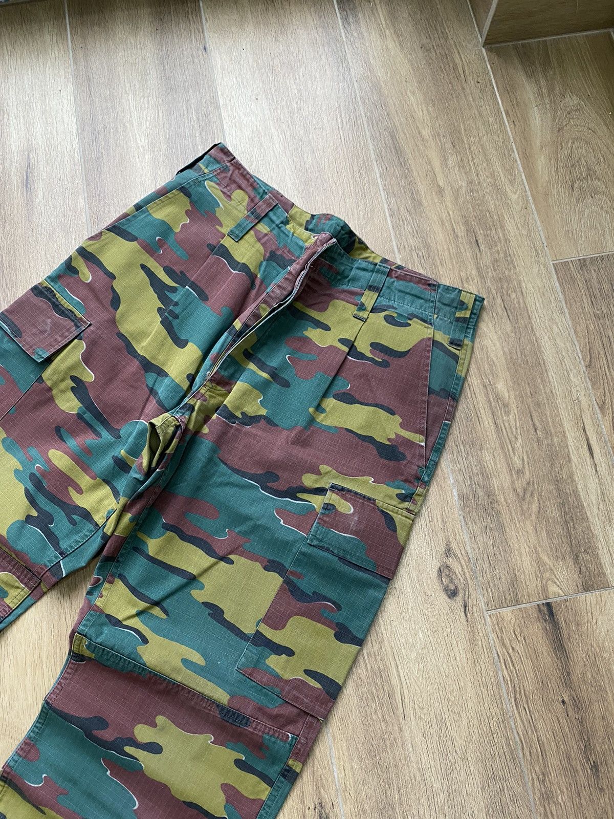 Vintage Vintage Camo Cargo Pants Japanese Avant Garde Y2K Baggy Wide Size US 32 / EU 48 - 5 Thumbnail
