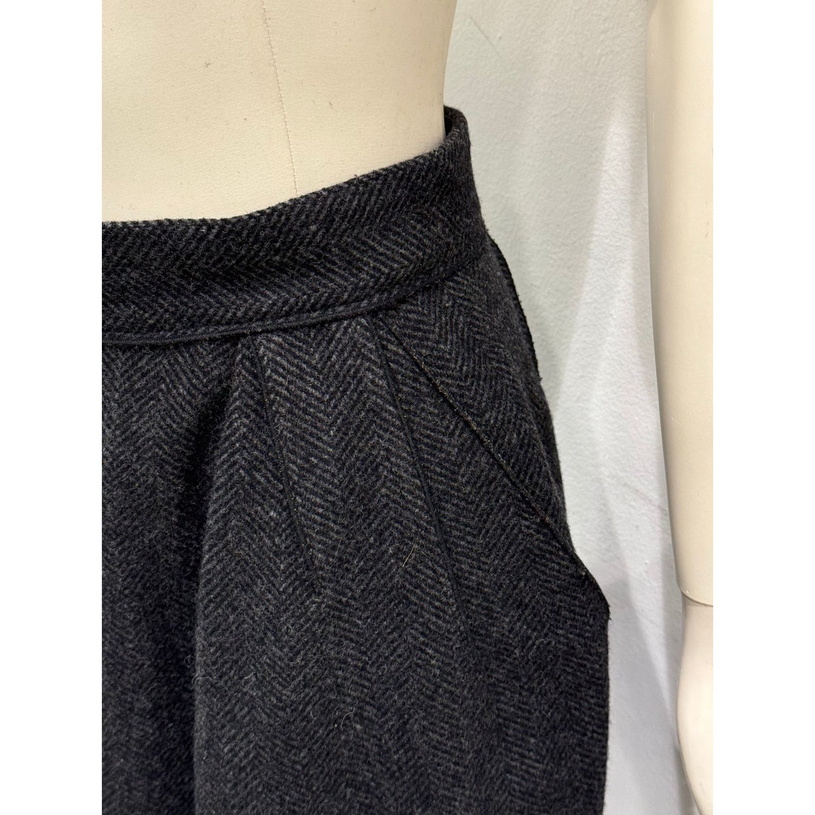 Dolce & Gabbana 2000s Dolce & Gabbana wool pelate skirt Size 27" / US 4 / IT 40 - 4 Thumbnail