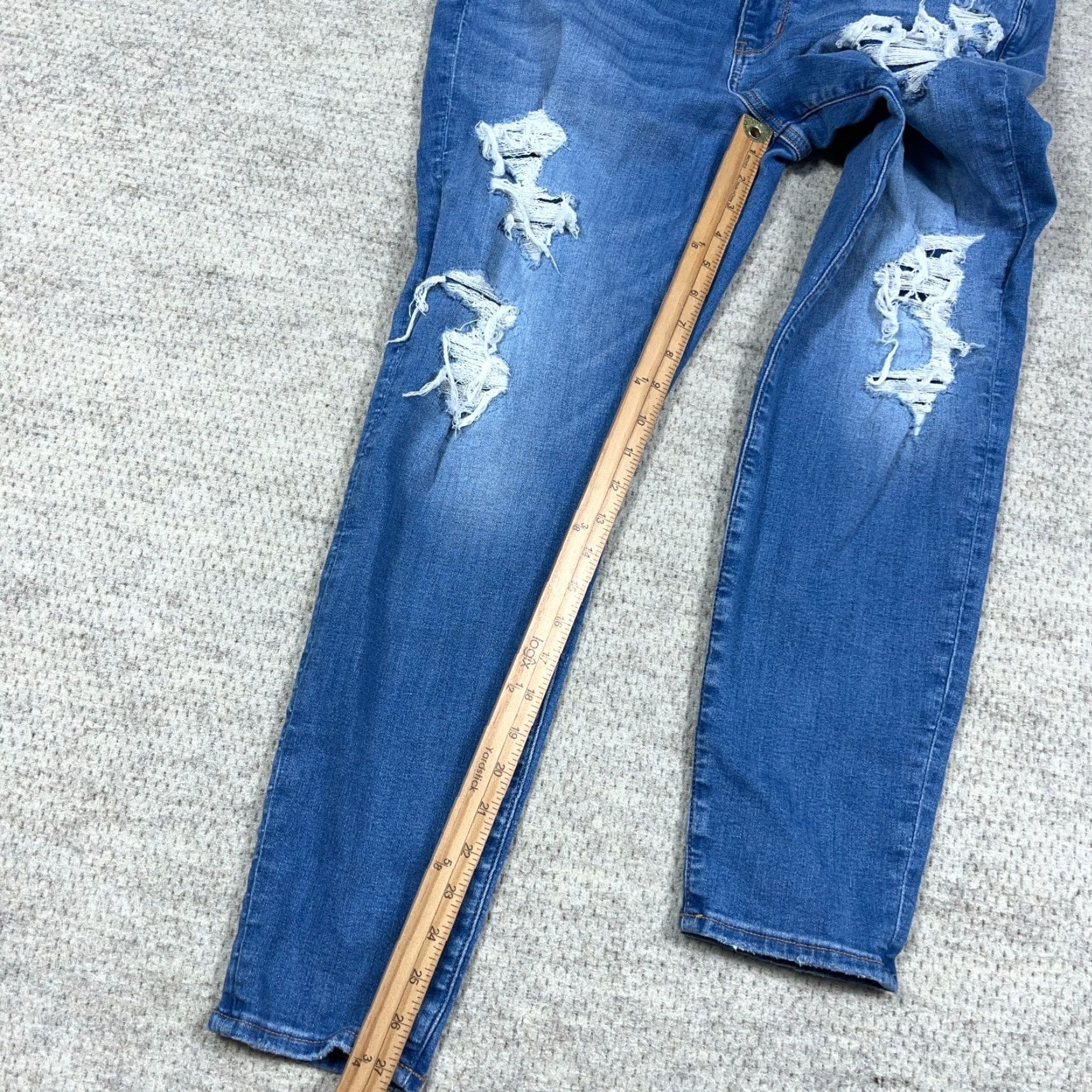 American Eagle Outfitters American Eagle Jeans Women 18 High Rise Jegging Med Wash Distressed Blue 90s Style Mens? Size 40" / US 18 - 7 Thumbnail