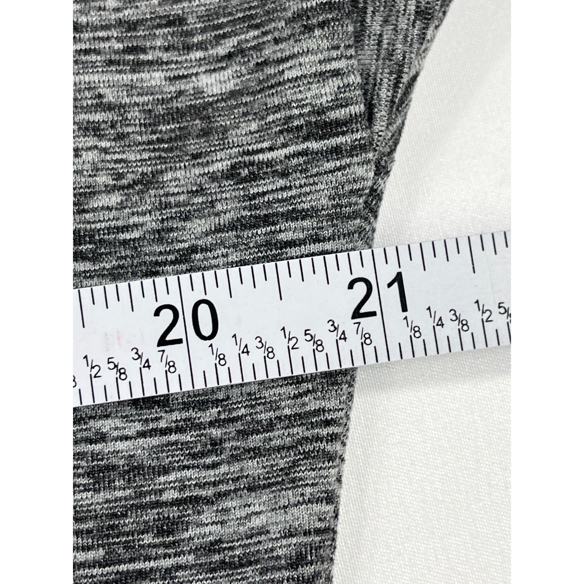 Other Danskin SKU 7683 Womens Heathered Gray Long Sleeve Top Size Size S / US 4 / IT 40 - 4 Thumbnail