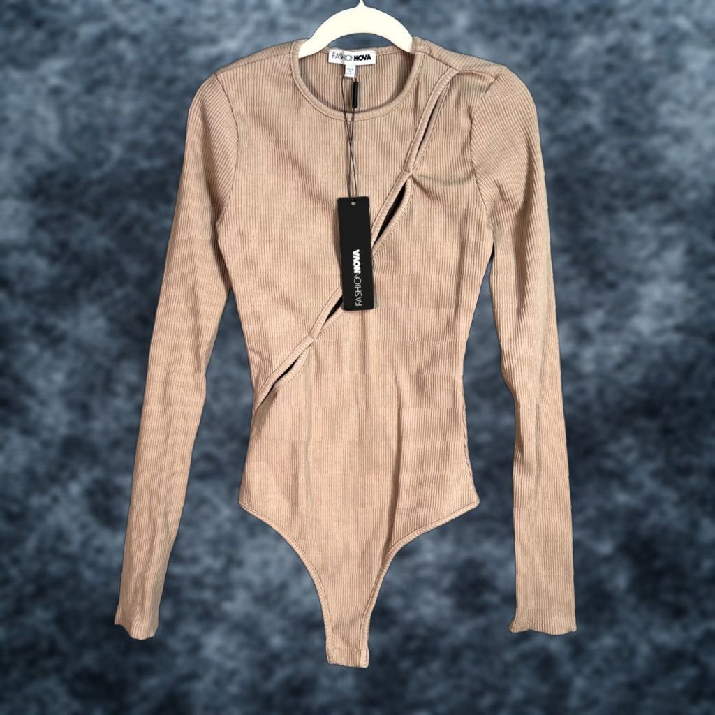 Fashion Nova Fashion Nova Long Sleeve Bodysuit Kim Out Cut Bodysuit Womens Size Small NEW! Size S / US 4 / IT 40 - 1 Thumbnail