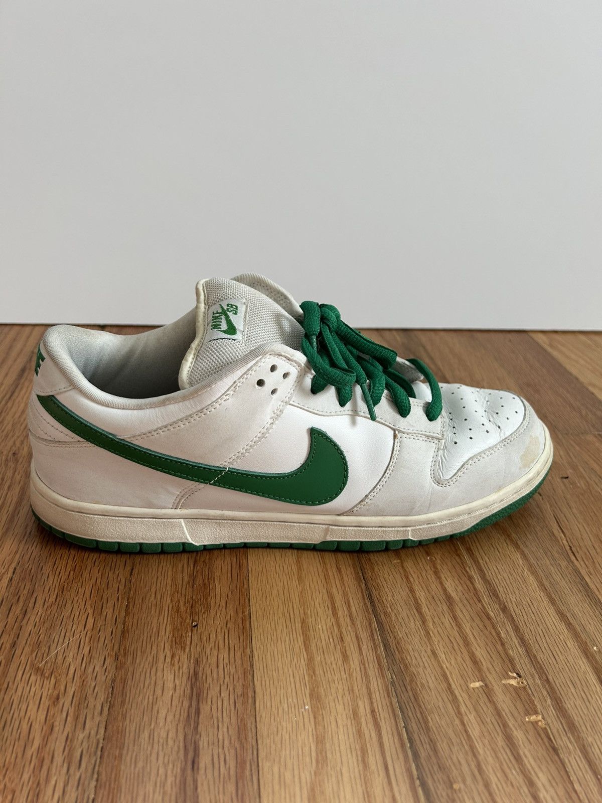Nike SB Dunk Low Pro White Classic Green SB Dunk Low Pro White