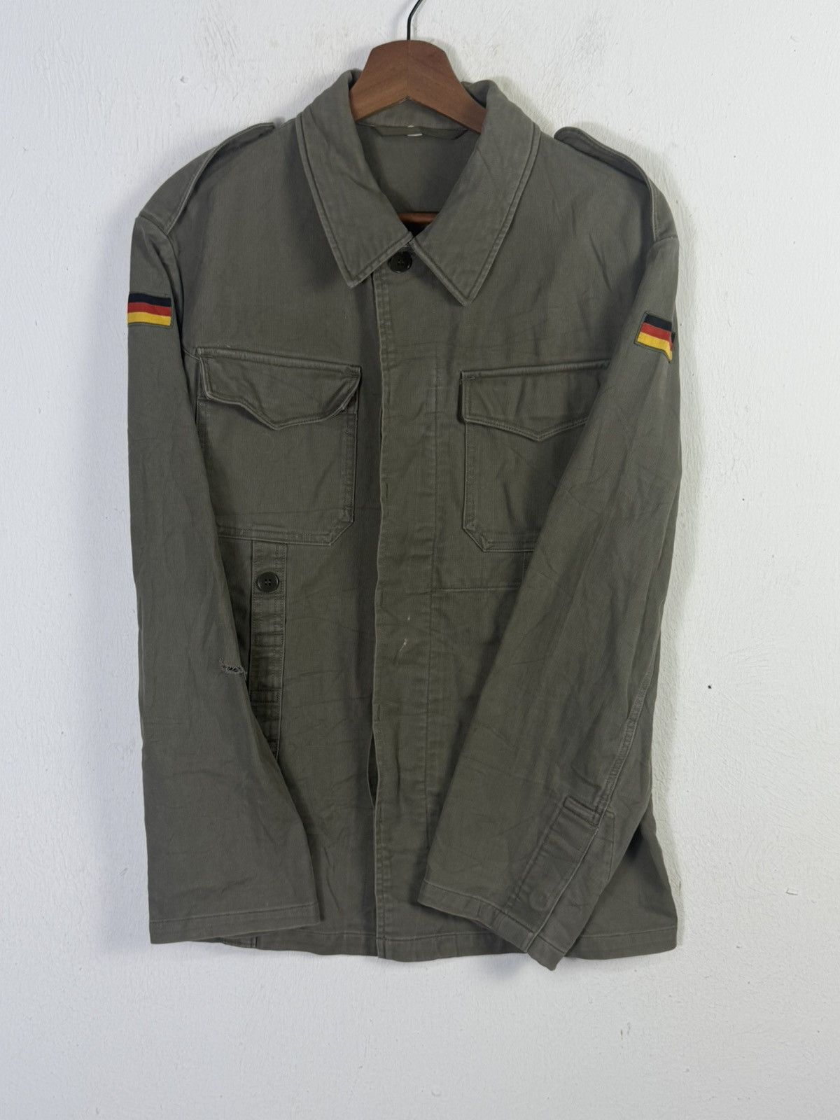 Vintage Vintage Germany Military Button Shirt Jacket Side Flag Logo Size US M / EU 48-50 / 2 - 1 Thumbnail