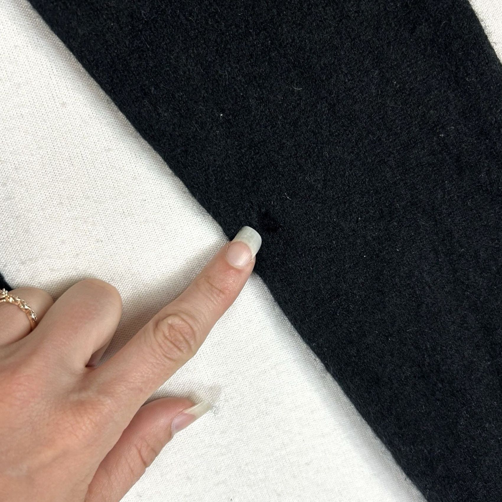 Vintage VINTAGE CH Classics Cashmere Turtleneck Sweater Women's Petite Medium PM Black FLAWED Size M / US 6-8 / IT 42-44 - 3 Thumbnail