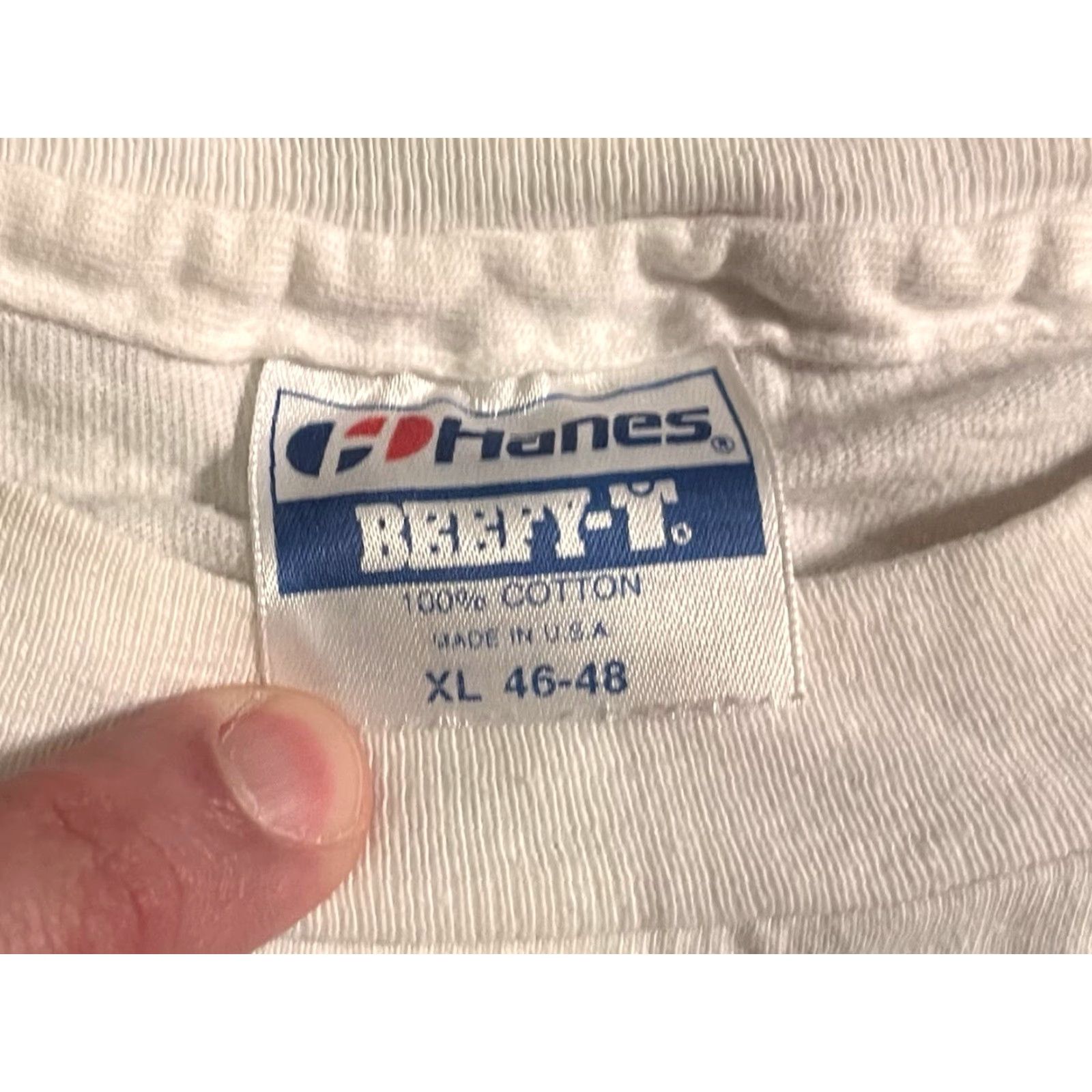 Hanes VINTAGE Hanes Beefy-T Charley's Saloon Boston Back Bay Shirt Men’s XL White 1990s 90s Retro Graphic Print City USA Signature Logo T-Shirt Mens Size US XL / EU 56 / 4 - 7 Thumbnail