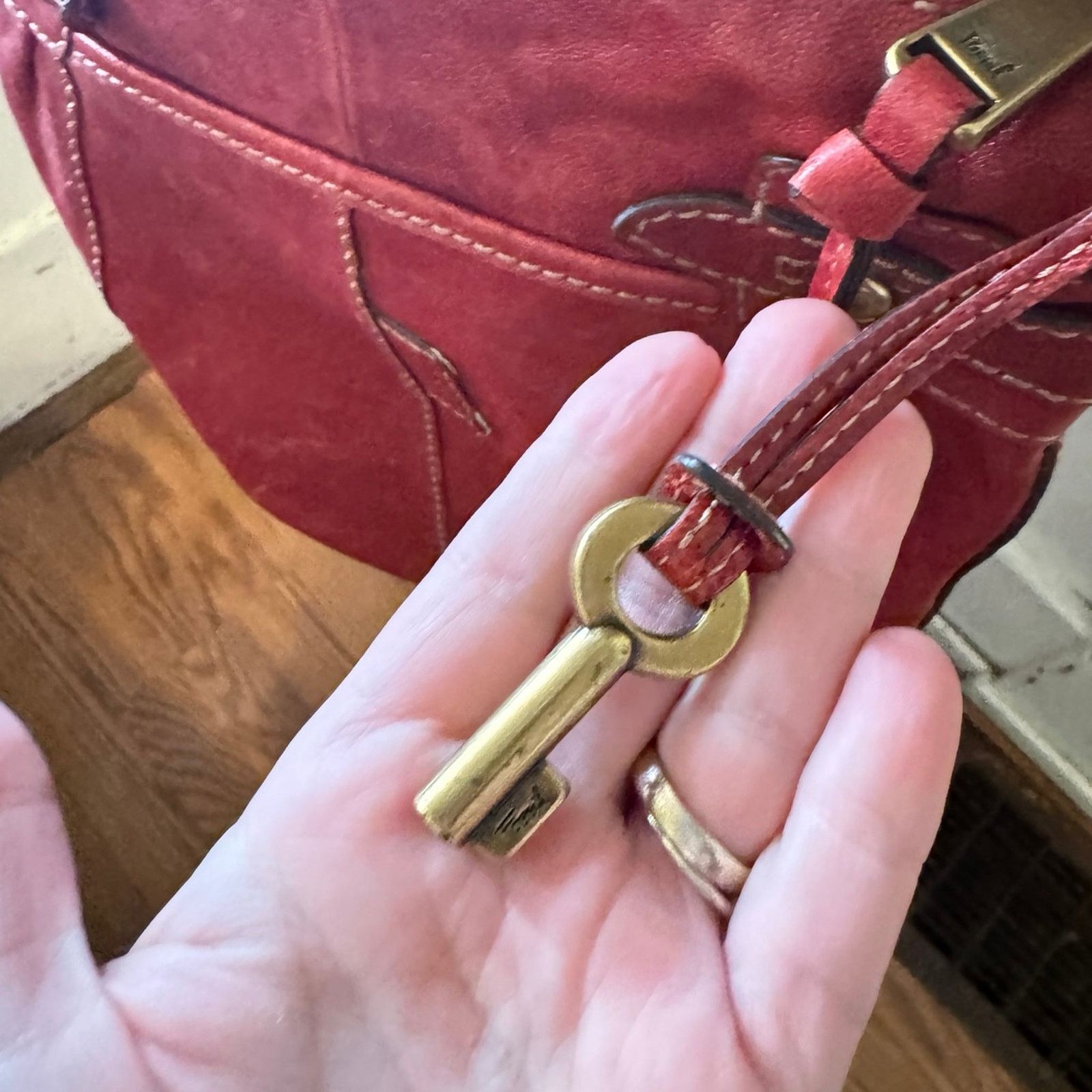 Fossil VTG red leather Fossil crossbody bag Size ONE SIZE - 5 Thumbnail