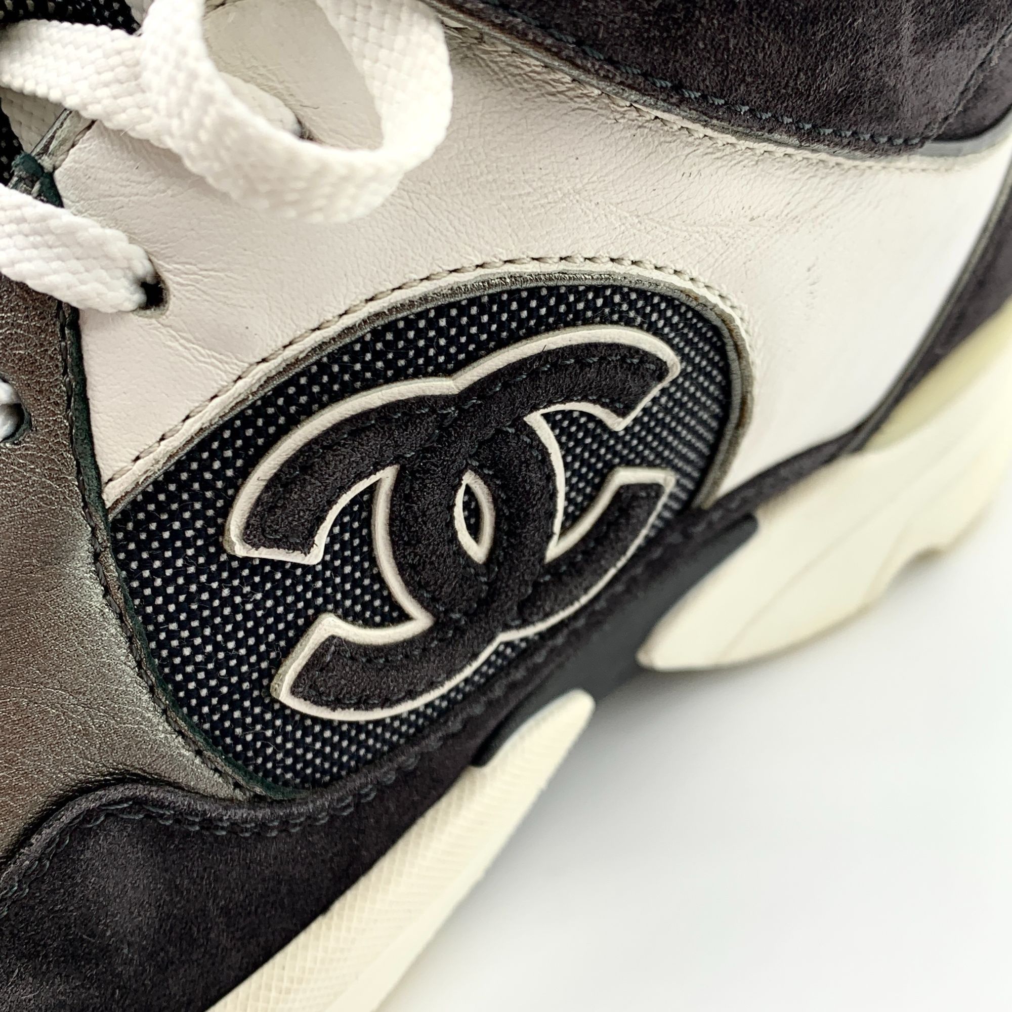 Chanel Chanel Colorblock Woven Lace-Up High-Top Sneakers (Size 36) Size US 6 / IT 36 - 4 Thumbnail